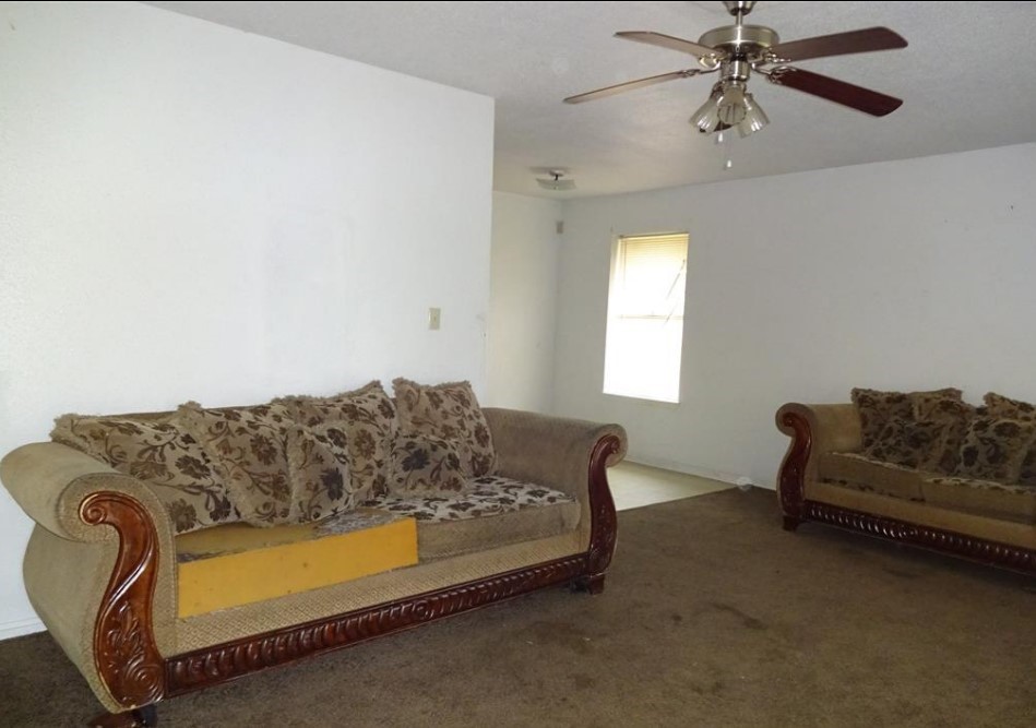 6617 N Lincoln Drive, Hitchcock, TX 77563