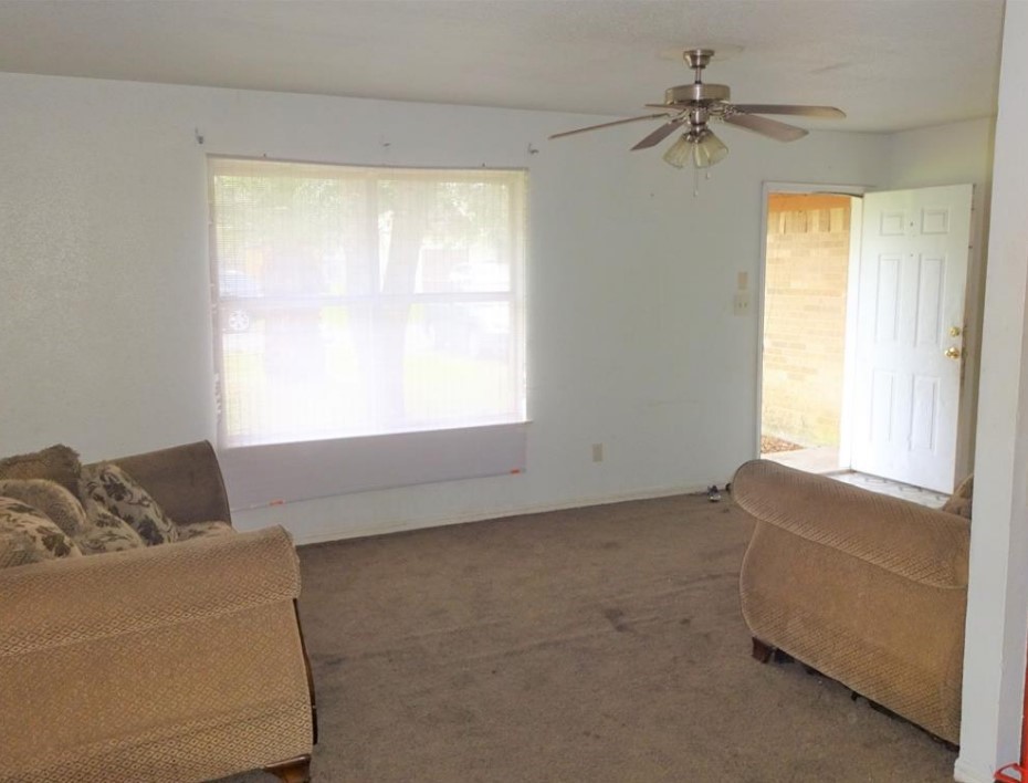 6617 N Lincoln Drive, Hitchcock, TX 77563