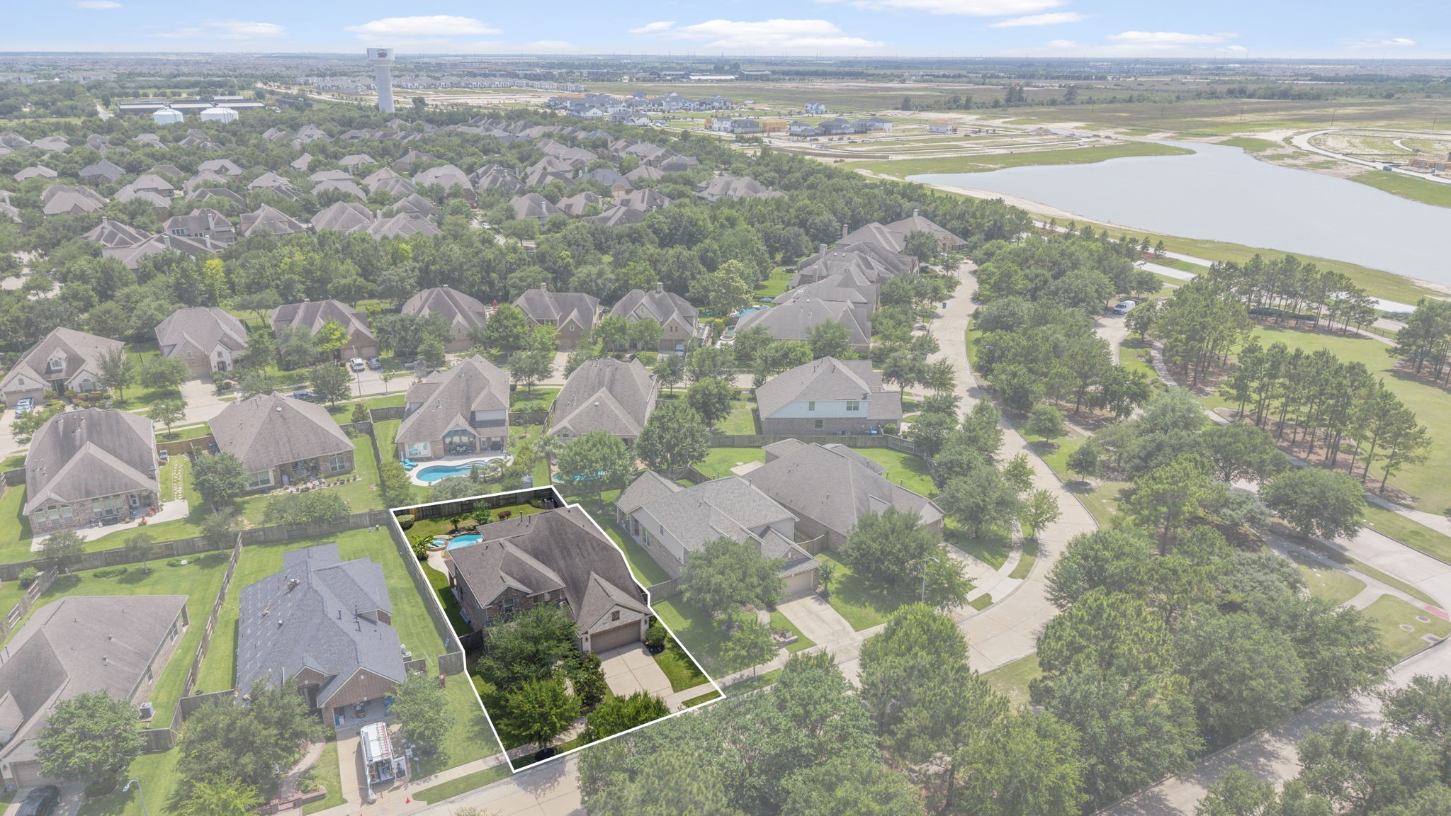 Home is walking distance to the lake where catch and release fishing is allowed!