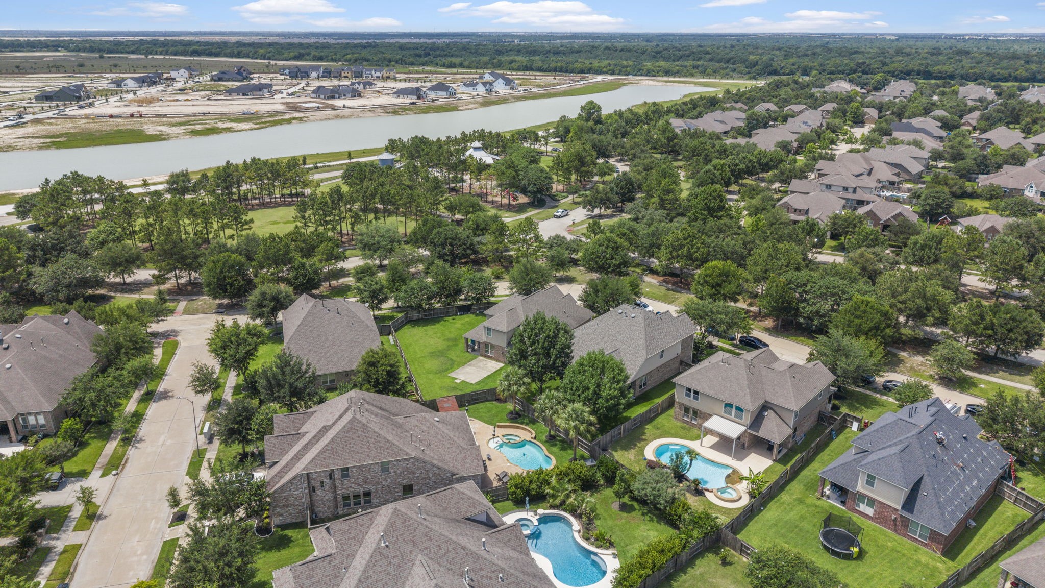 Fantastic location with easy access to Grand Pkwy & Hwy 290!