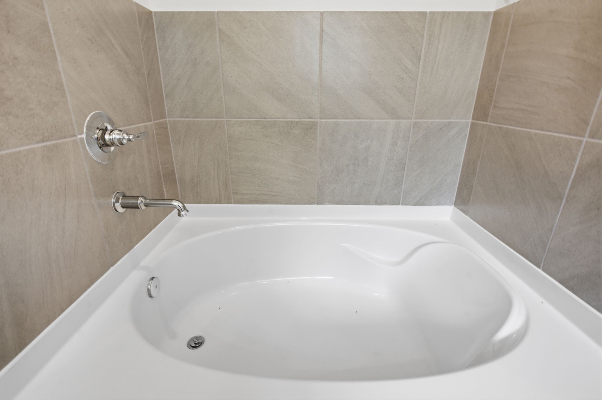 Disclaimer: Image is for illustrative purposes only and may not represent the actual property, features, finishes, or amenities. Actual property details may vary.