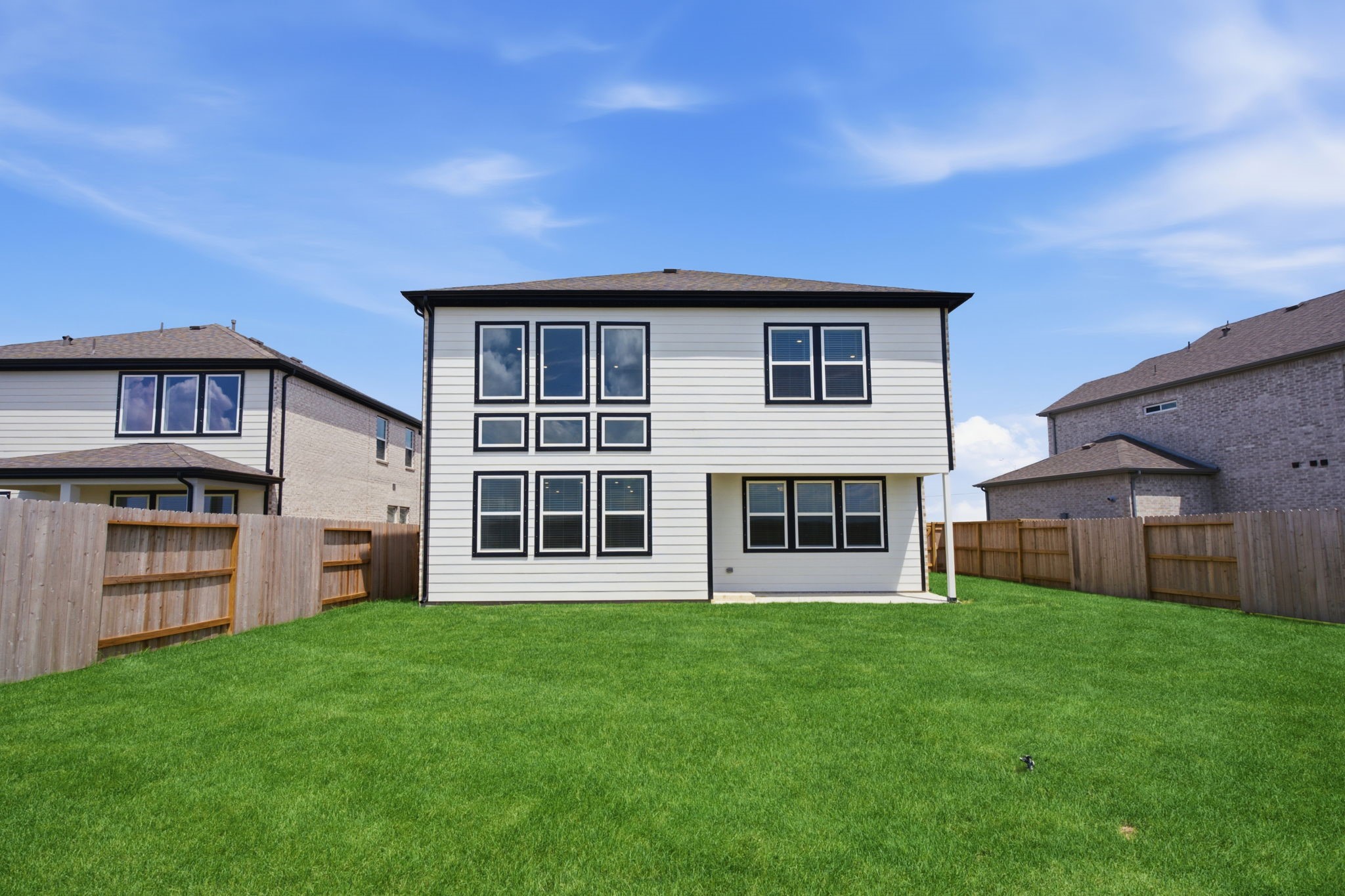 Disclaimer: Image is for illustrative purposes only and may not represent the actual property, features, finishes, or amenities. Actual property details may vary.