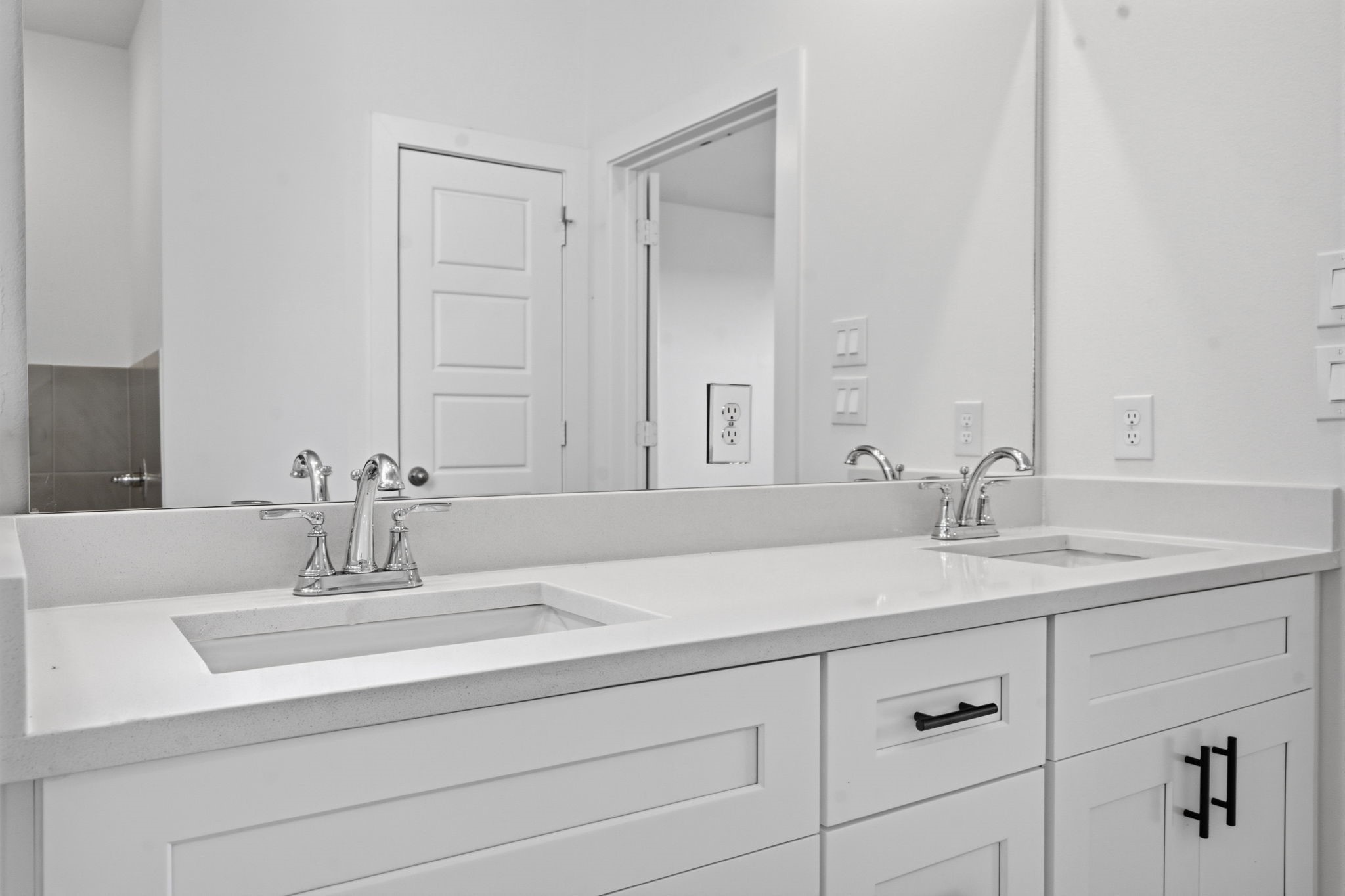Disclaimer: Image is for illustrative purposes only and may not represent the actual property, features, finishes, or amenities. Actual property details may vary.