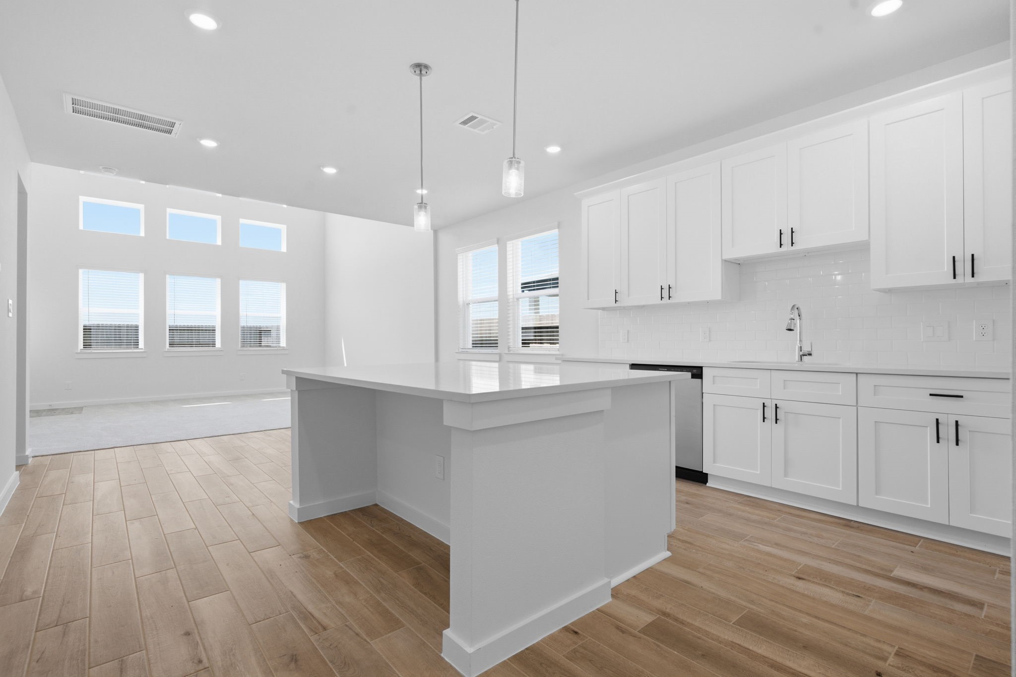 Disclaimer: Image is for illustrative purposes only and may not represent the actual property, features, finishes, or amenities. Actual property details may vary.
