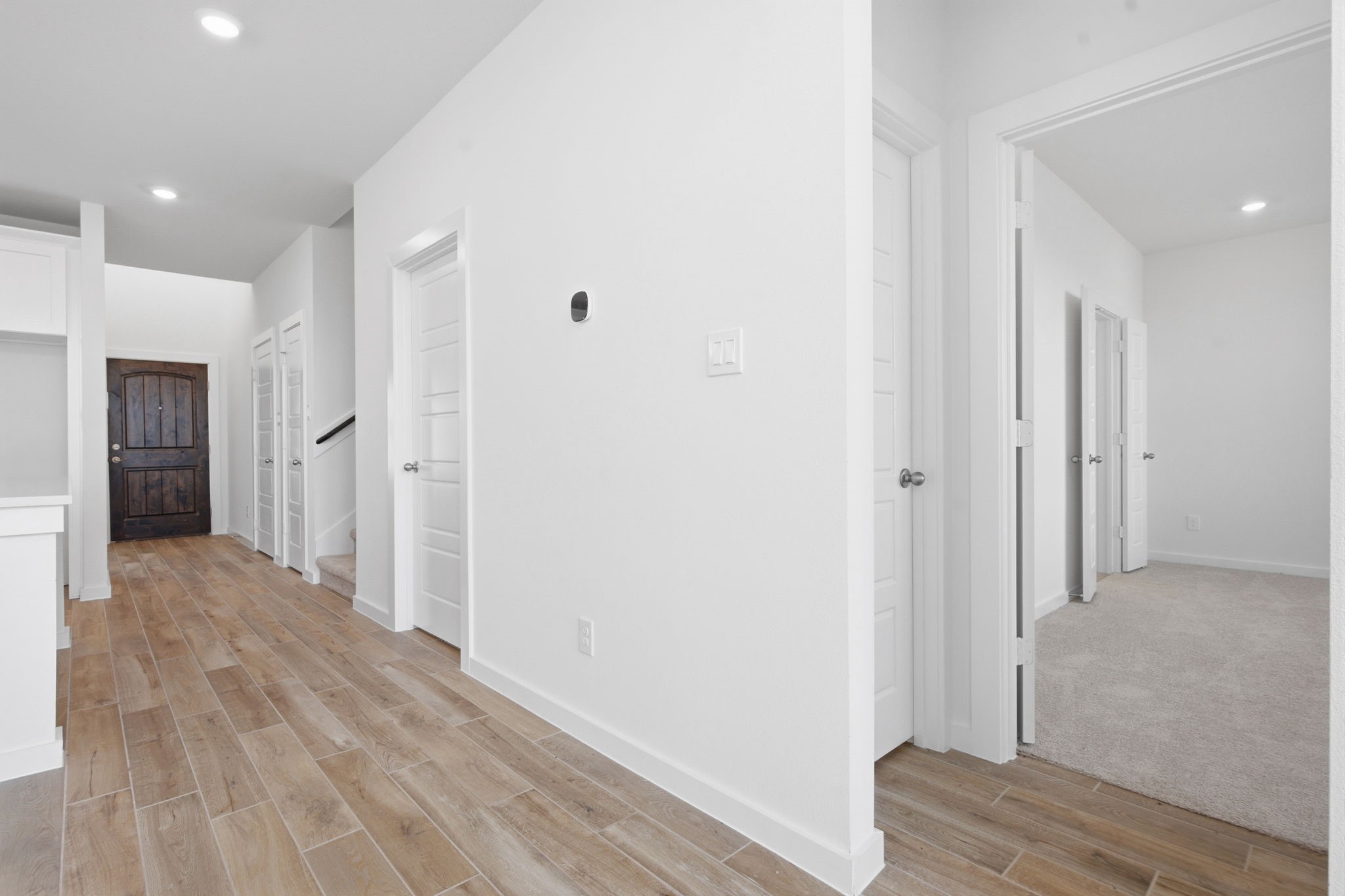 Disclaimer: Image is for illustrative purposes only and may not represent the actual property, features, finishes, or amenities. Actual property details may vary.