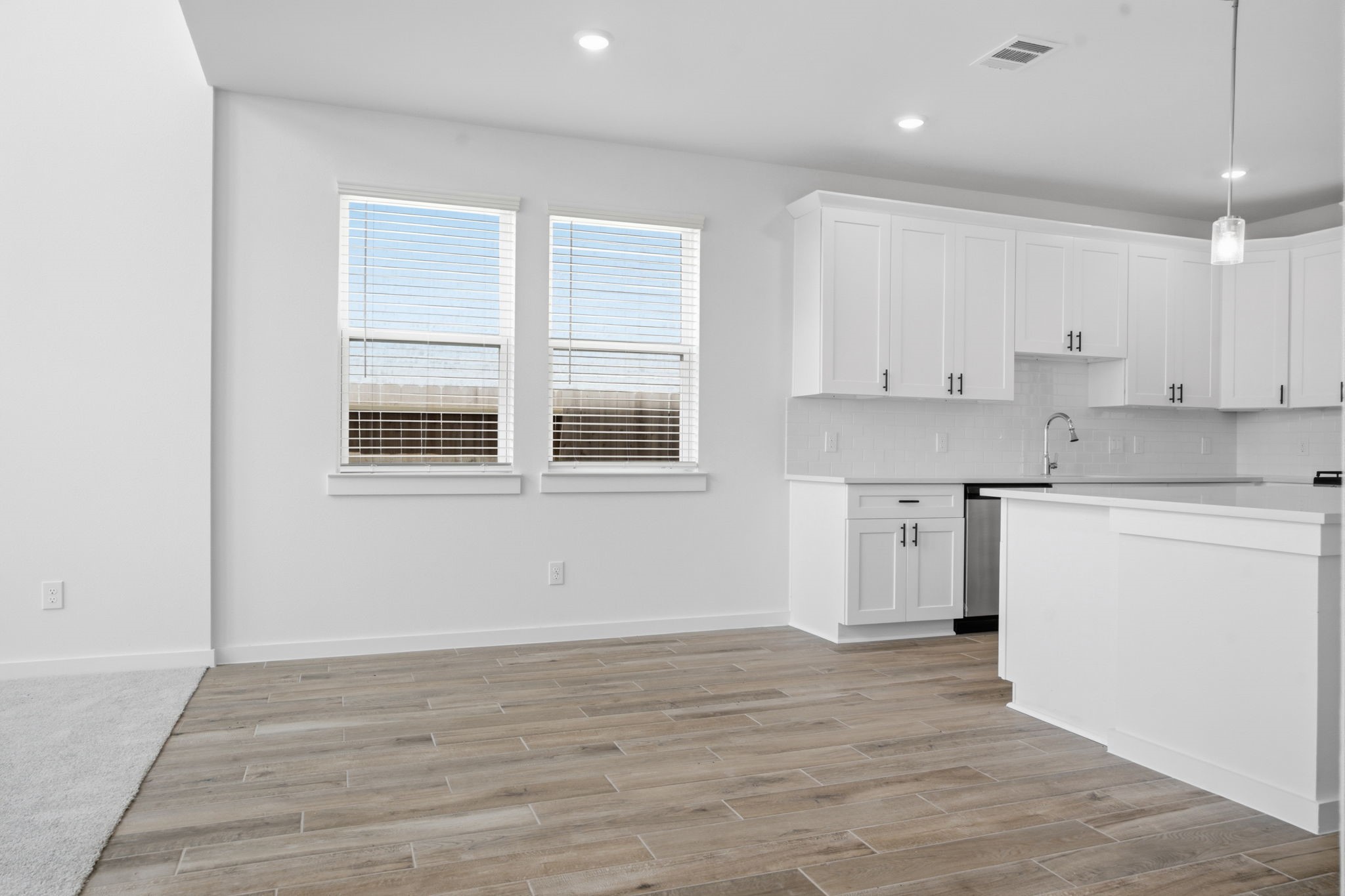 Disclaimer: Image is for illustrative purposes only and may not represent the actual property, features, finishes, or amenities. Actual property details may vary.