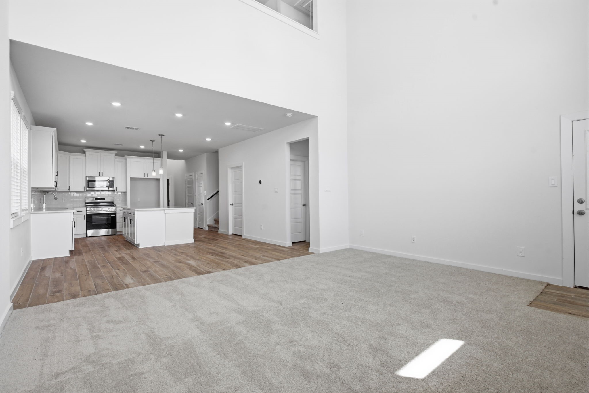 Disclaimer: Image is for illustrative purposes only and may not represent the actual property, features, finishes, or amenities. Actual property details may vary.