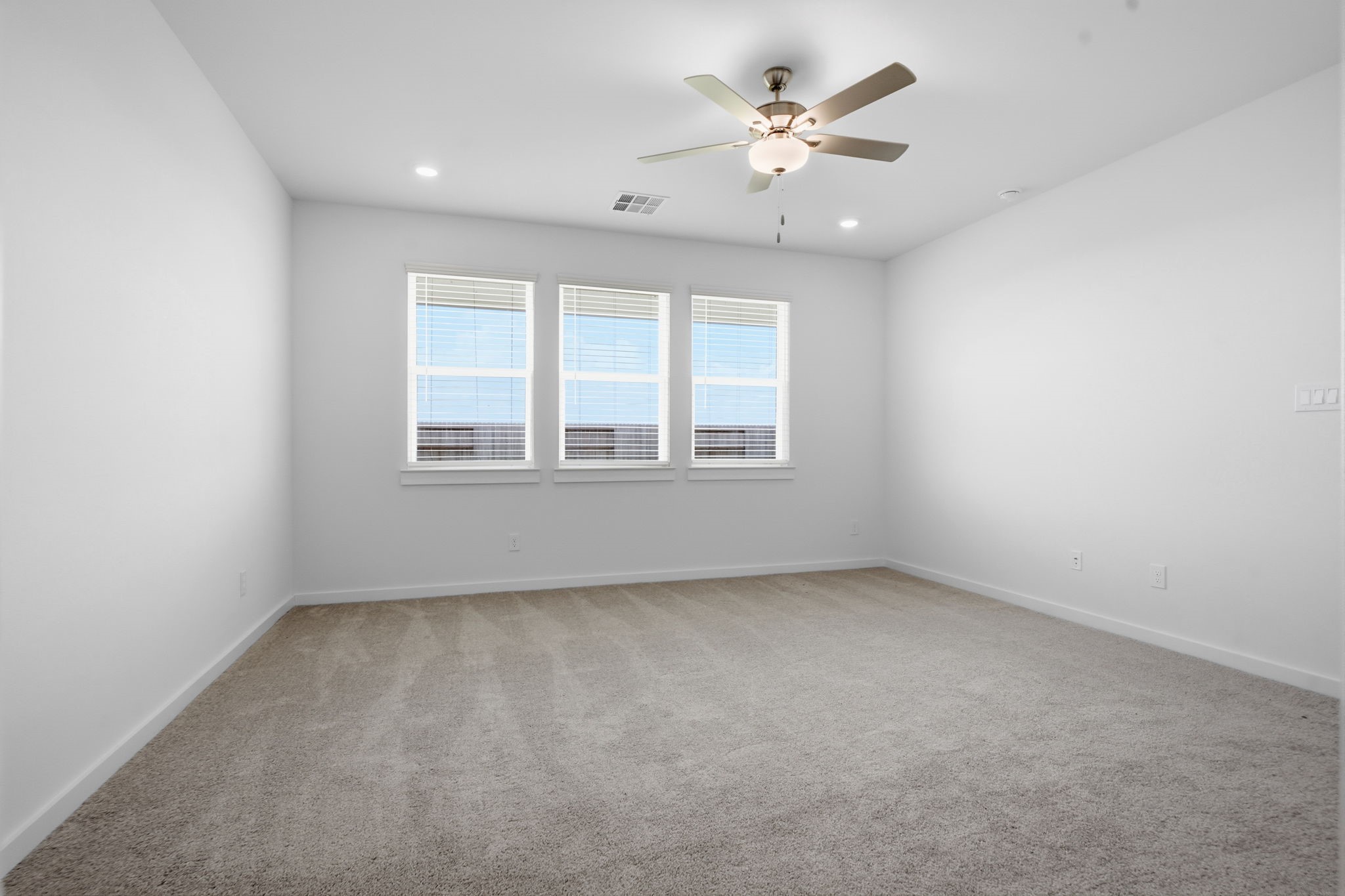 Disclaimer: Image is for illustrative purposes only and may not represent the actual property, features, finishes, or amenities. Actual property details may vary.