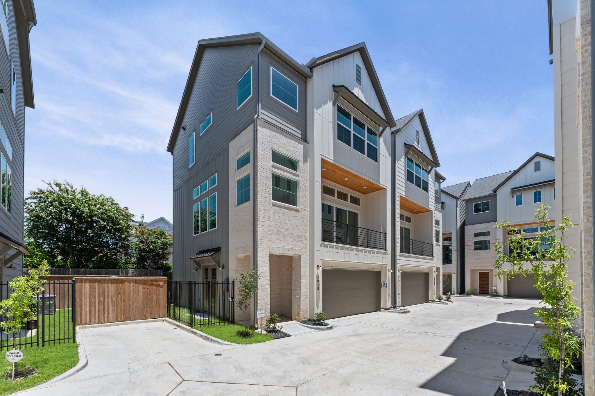 Now selling Phase 2 of this beautifully designed 11-home community by TOMO Homes. Limited opportunities remain.