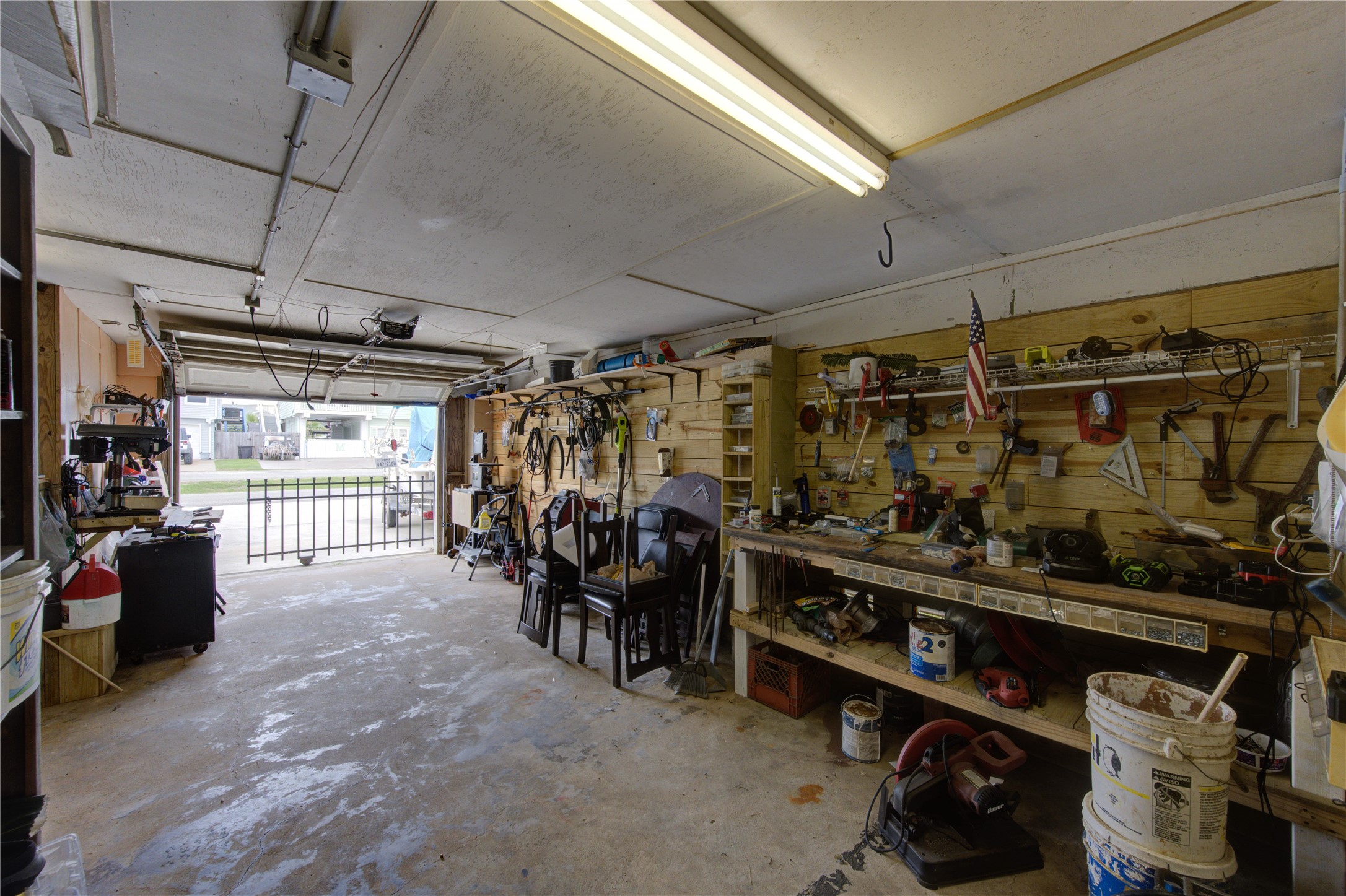 138 Tarpon Street, Bayou Vista, TX 77563