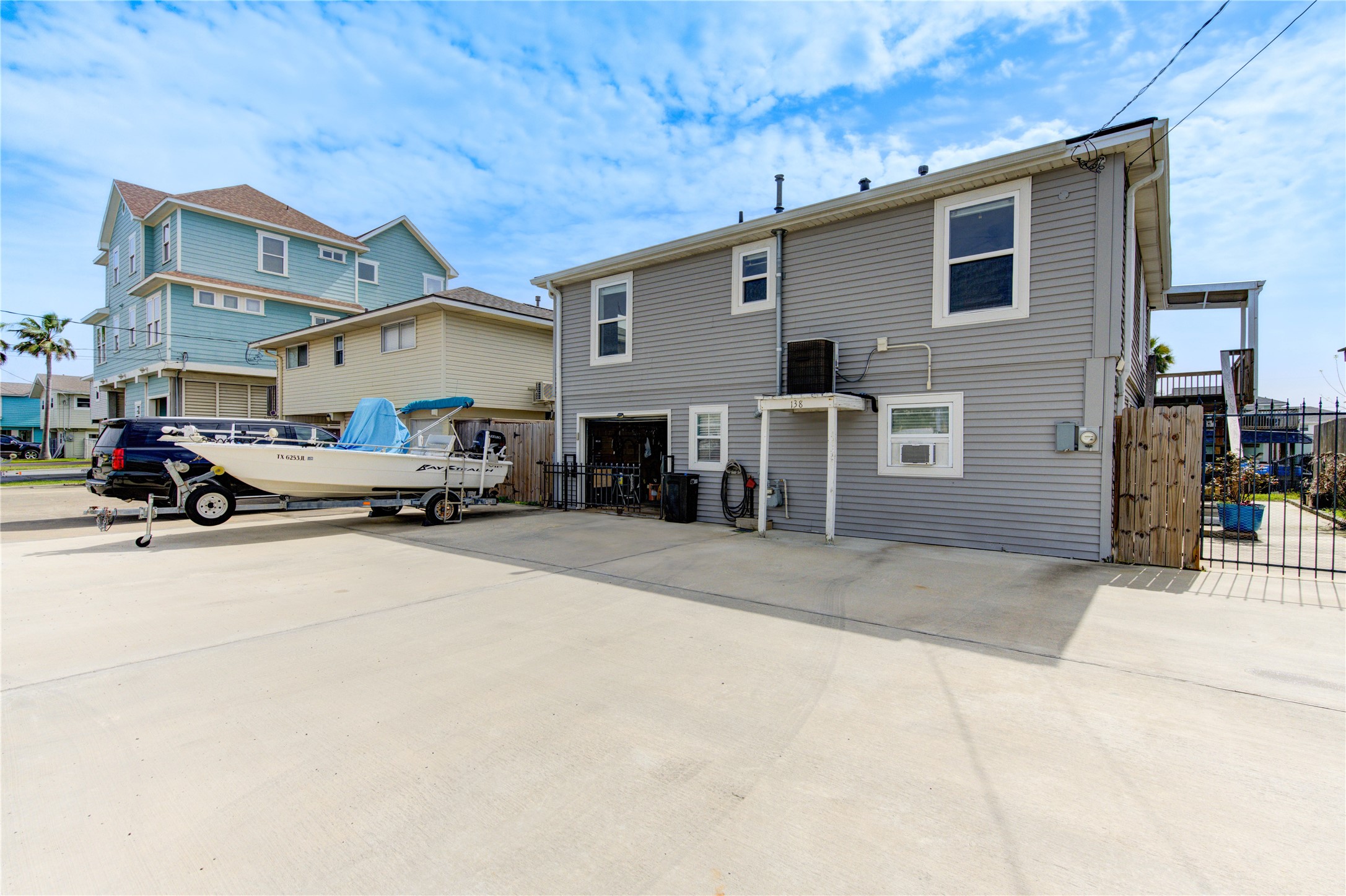 138 Tarpon Street, Bayou Vista, TX 77563