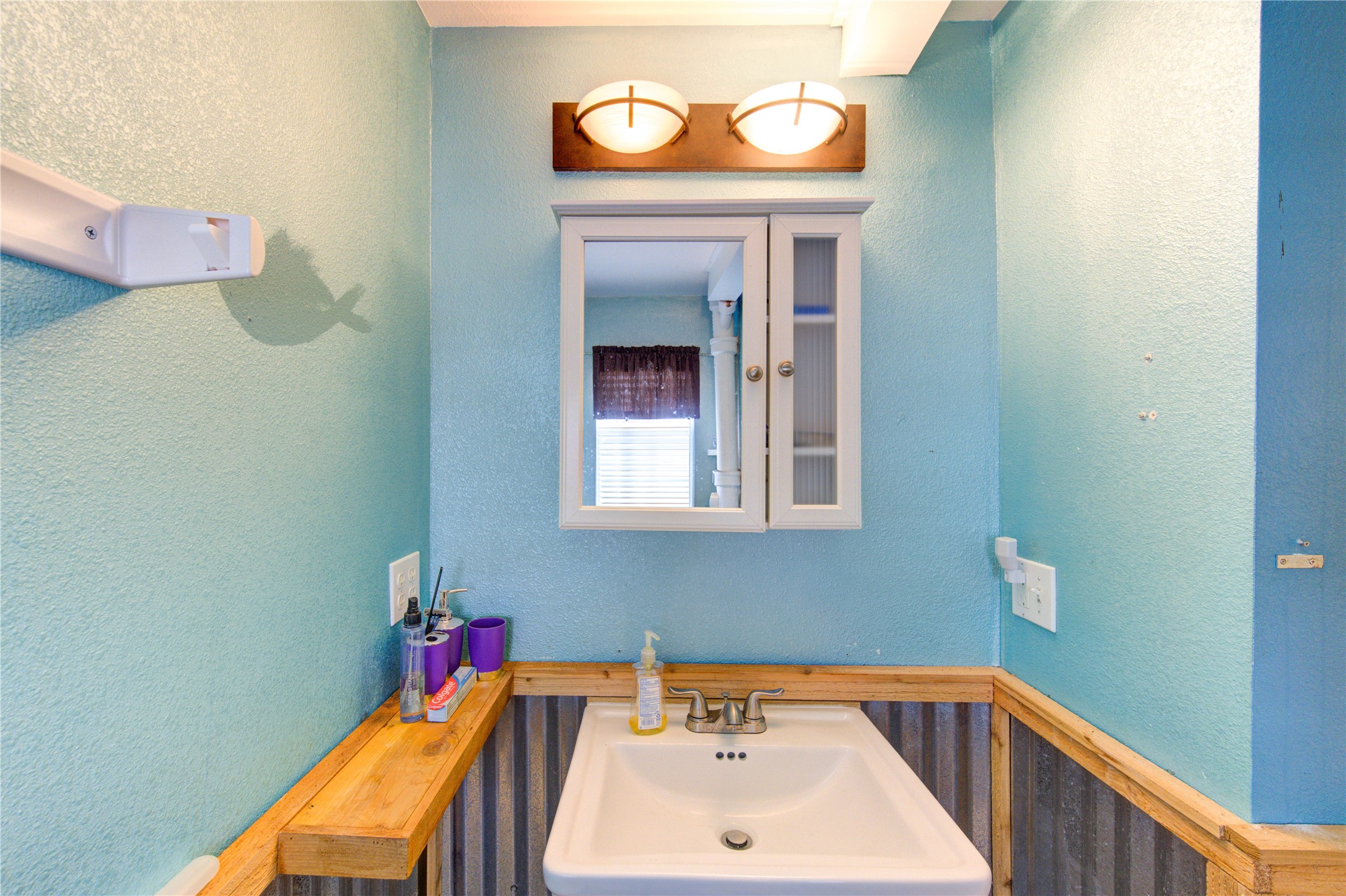 138 Tarpon Street, Bayou Vista, TX 77563