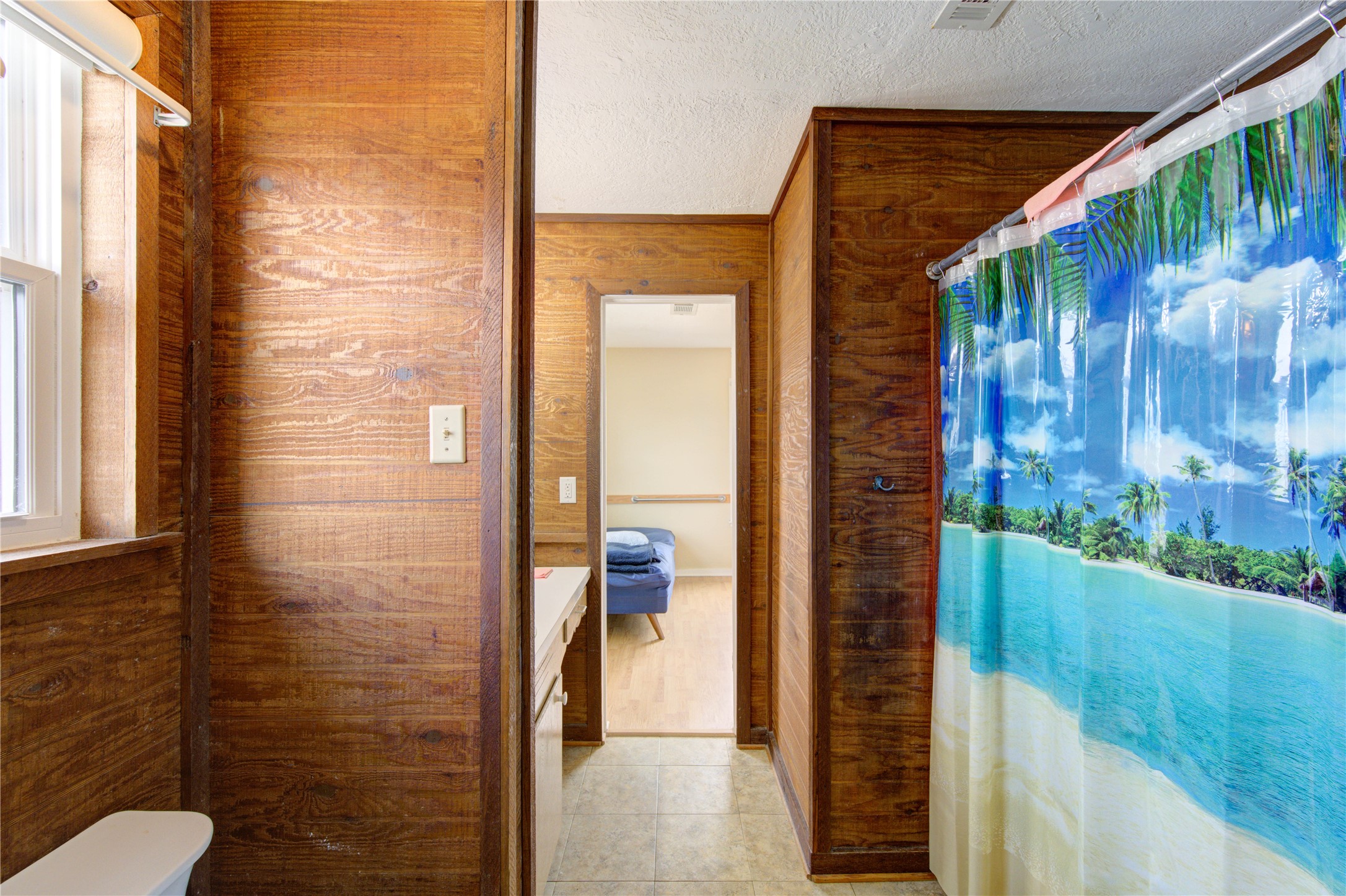 138 Tarpon Street, Bayou Vista, TX 77563