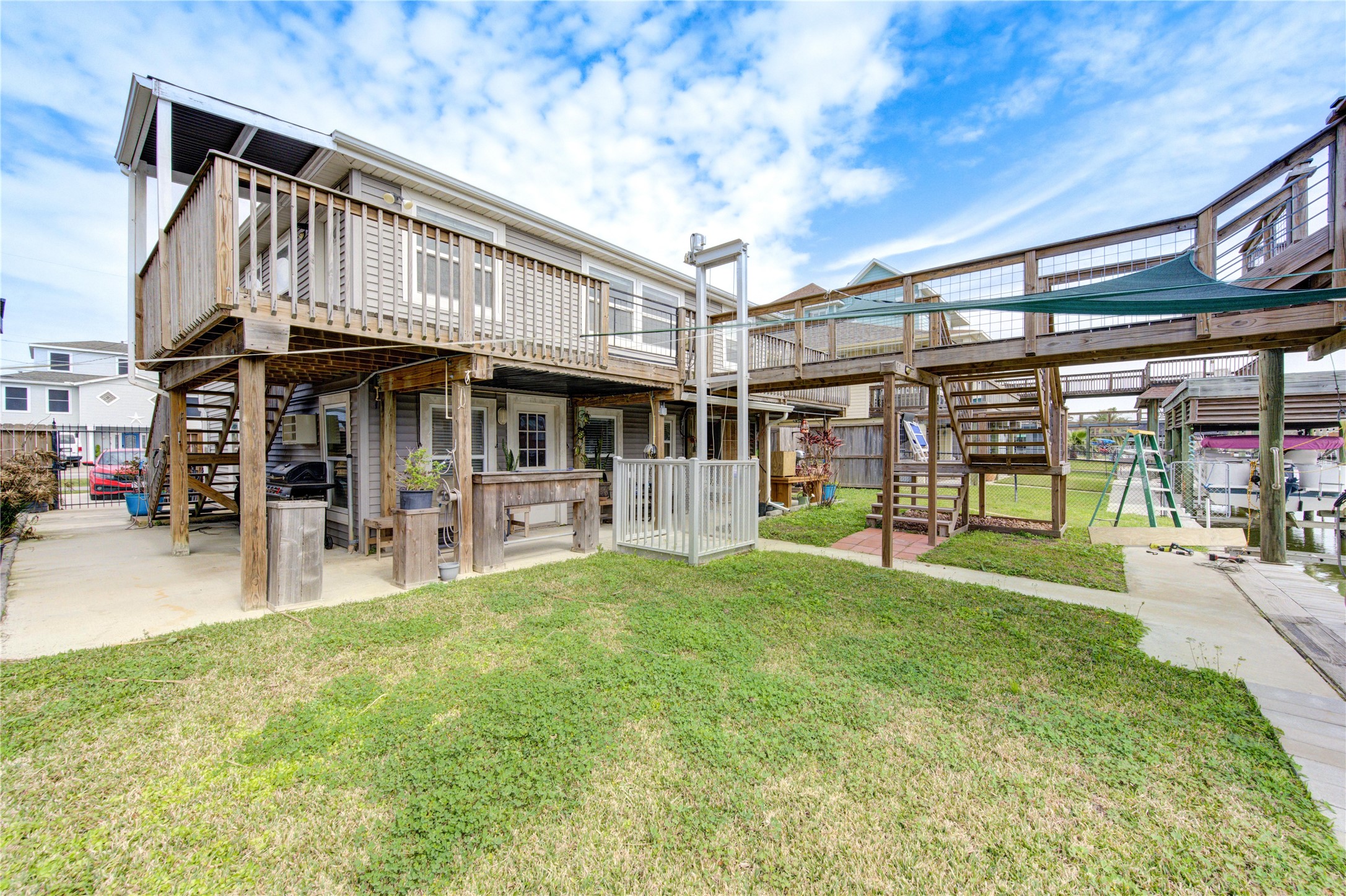 138 Tarpon Street, Bayou Vista, TX 77563