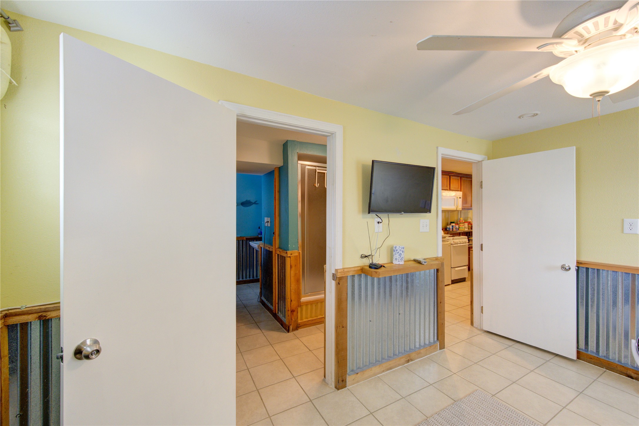 138 Tarpon Street, Bayou Vista, TX 77563