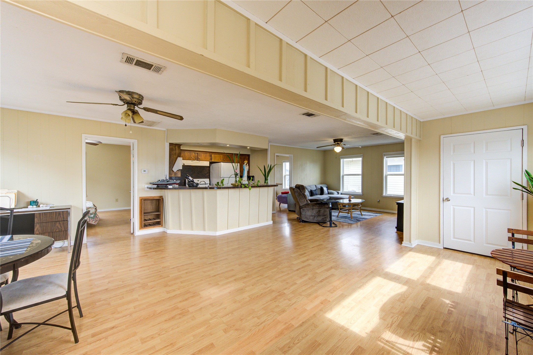 138 Tarpon Street, Bayou Vista, TX 77563