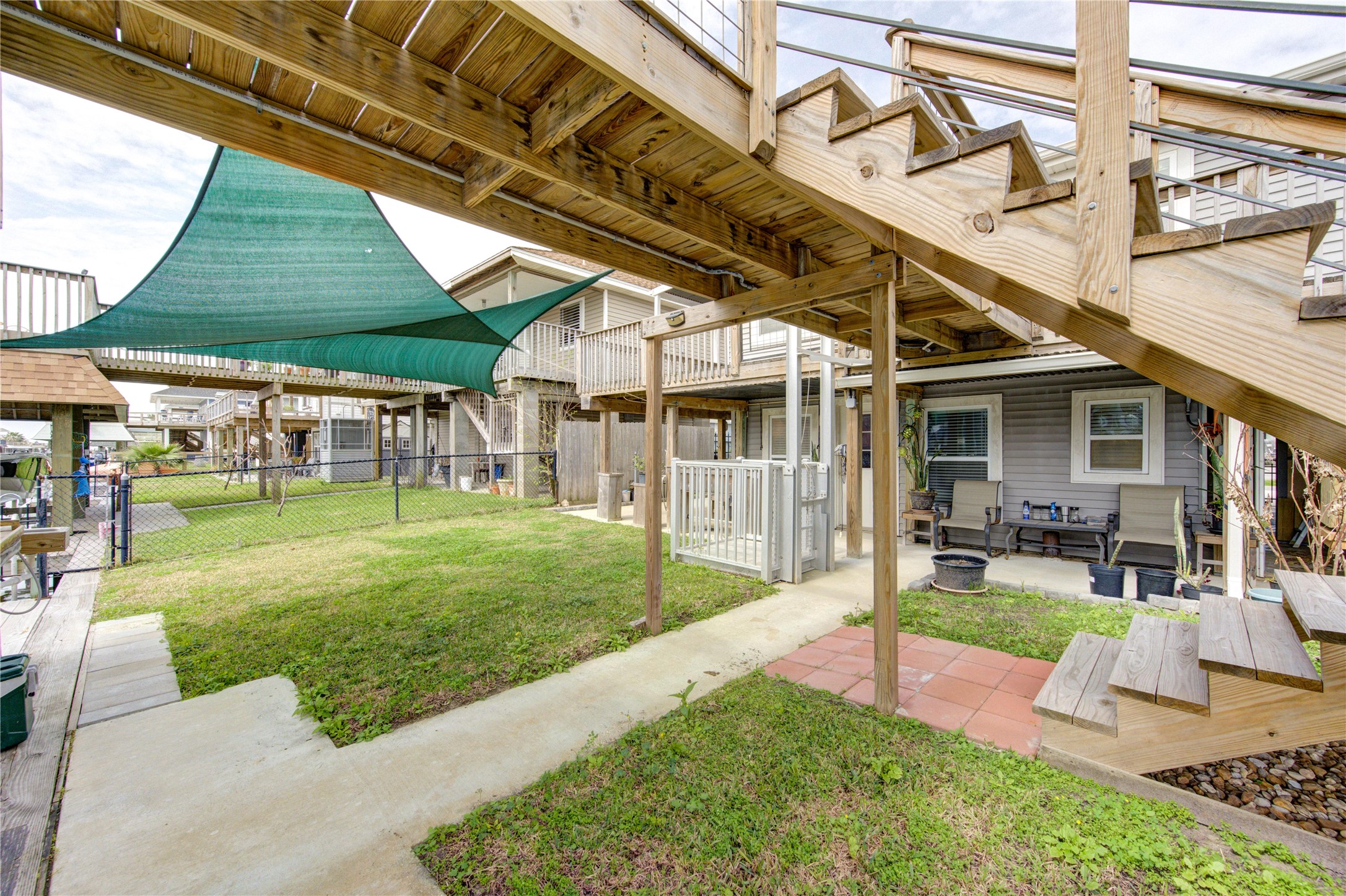 138 Tarpon Street, Bayou Vista, TX 77563