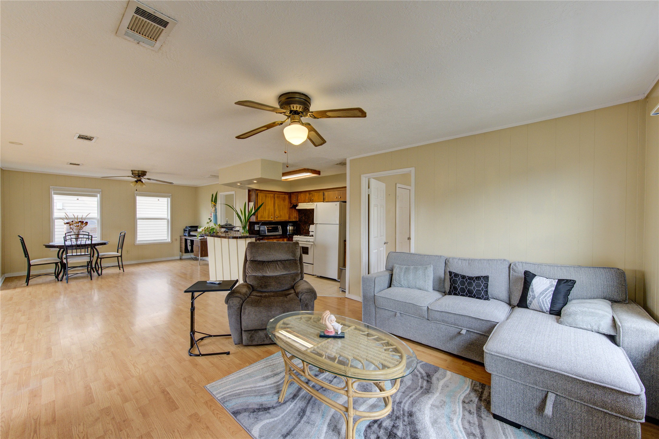 138 Tarpon Street, Bayou Vista, TX 77563
