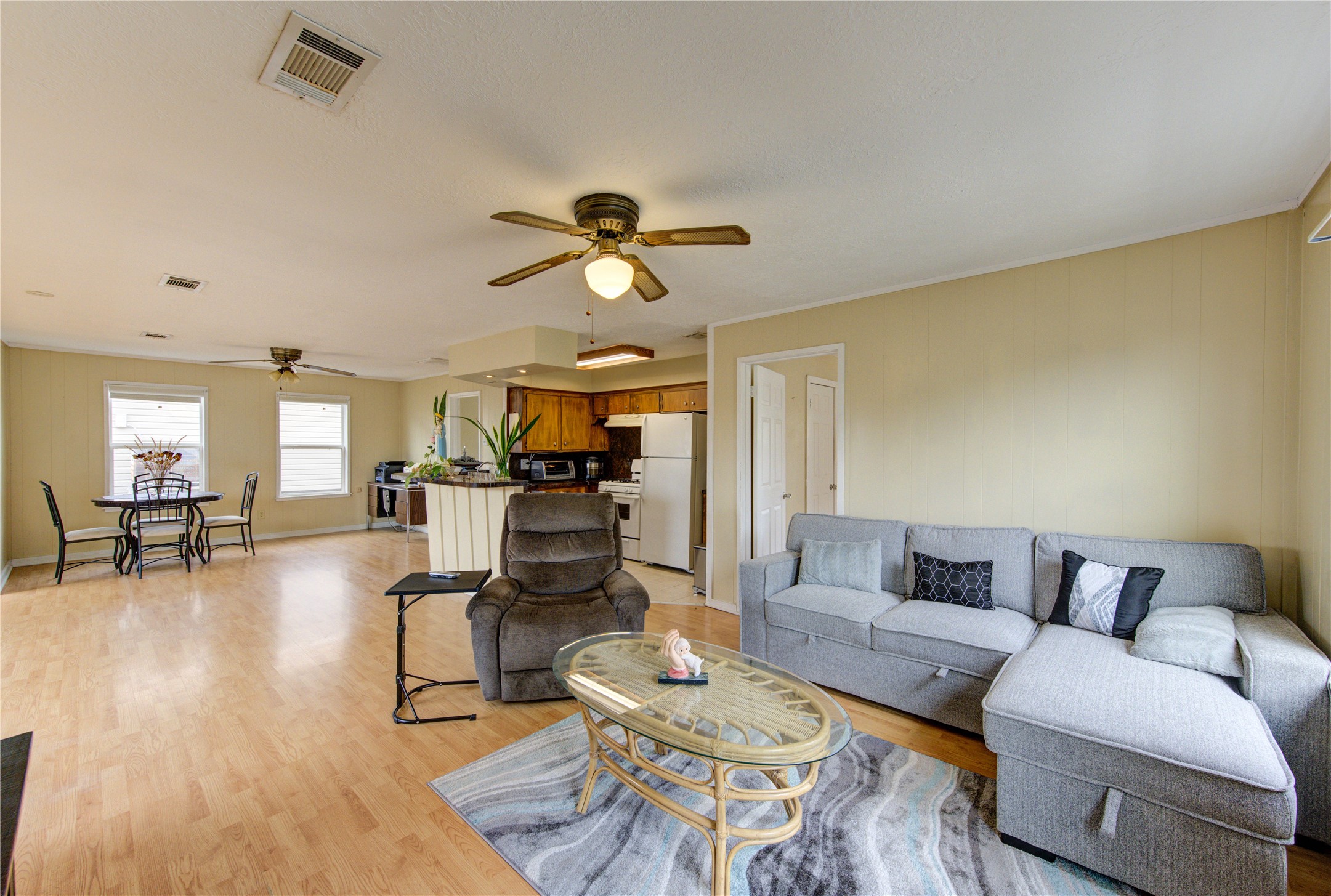 138 Tarpon Street, Bayou Vista, TX 77563