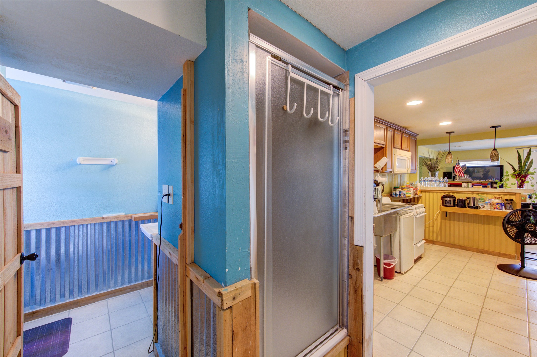 138 Tarpon Street, Bayou Vista, TX 77563