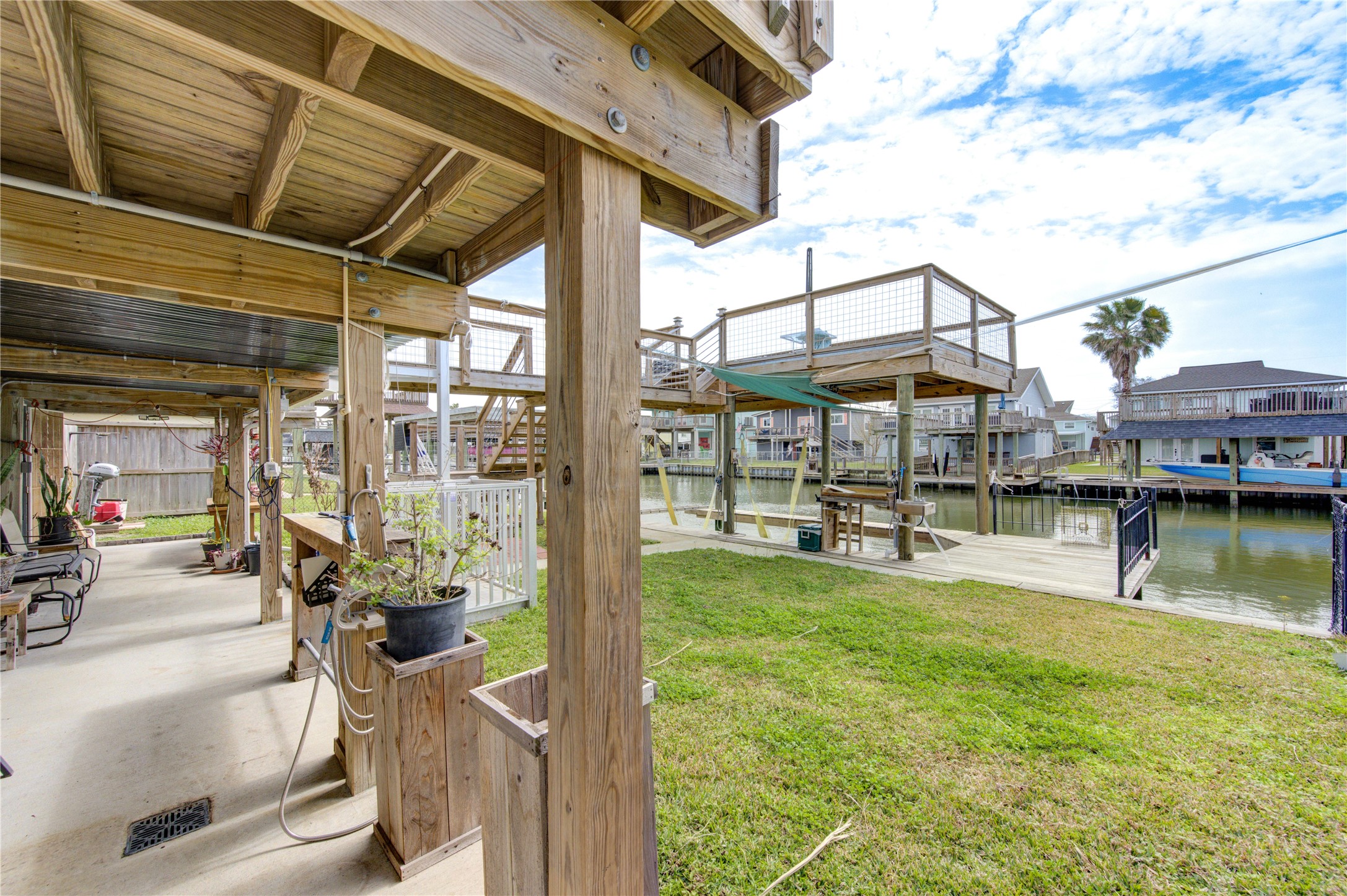 138 Tarpon Street, Bayou Vista, TX 77563
