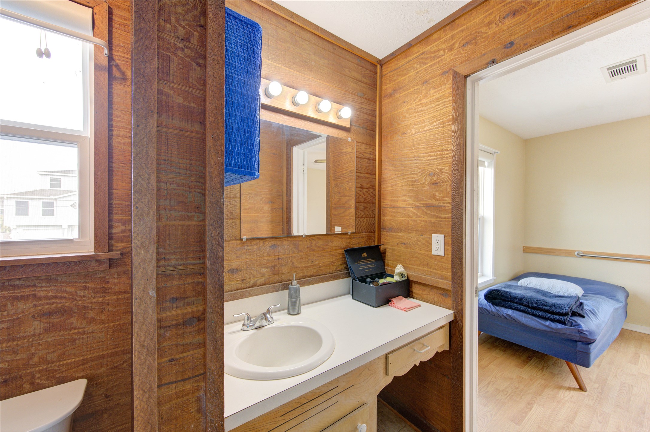 138 Tarpon Street, Bayou Vista, TX 77563