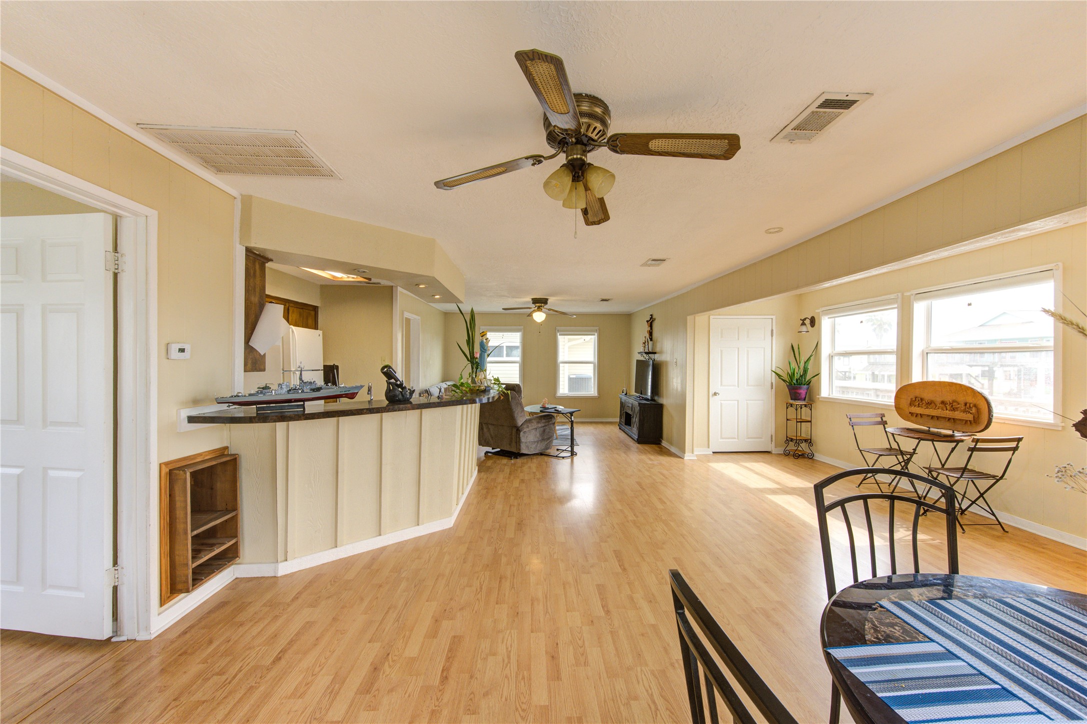 138 Tarpon Street, Bayou Vista, TX 77563