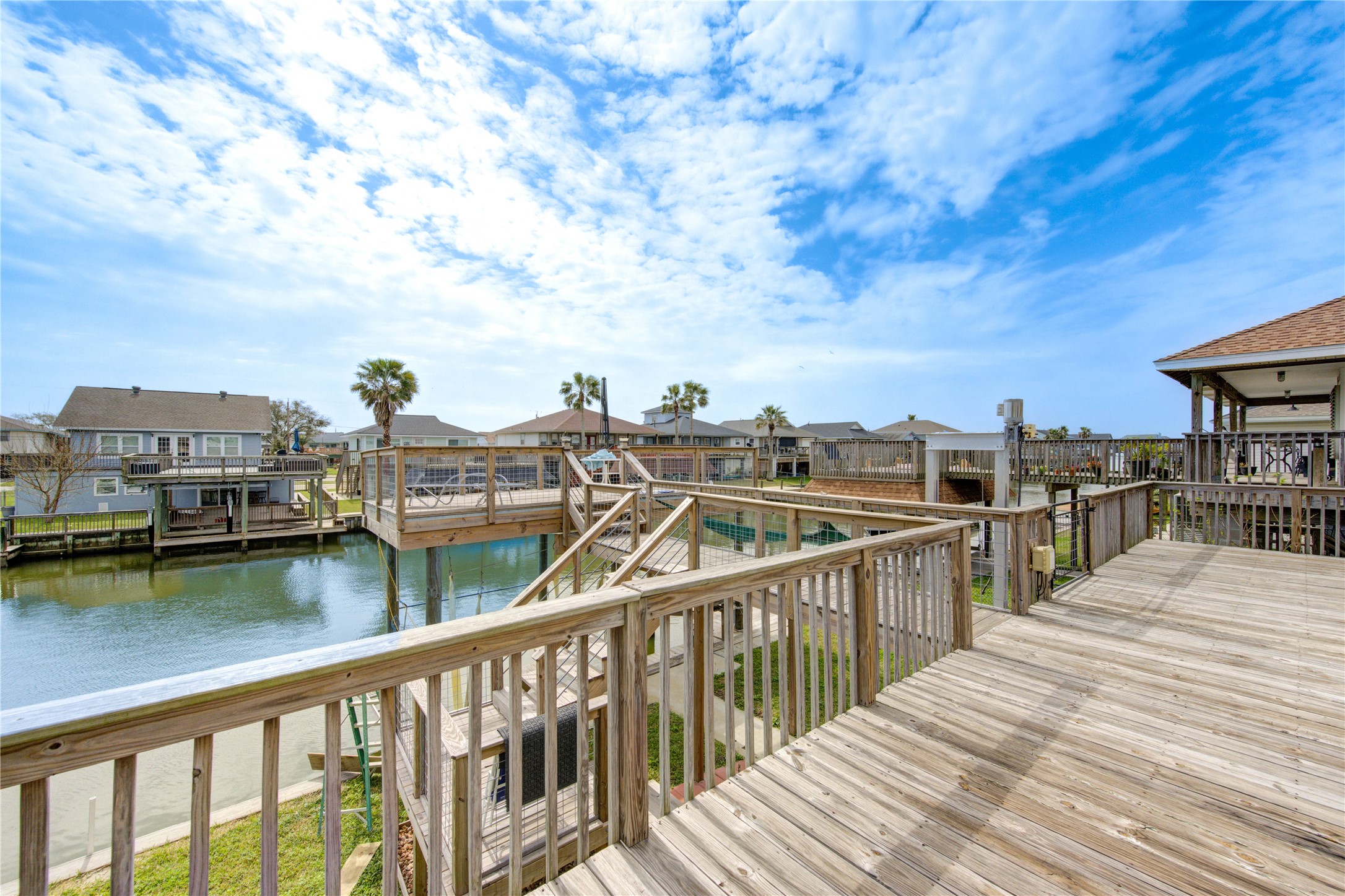 138 Tarpon Street, Bayou Vista, TX 77563