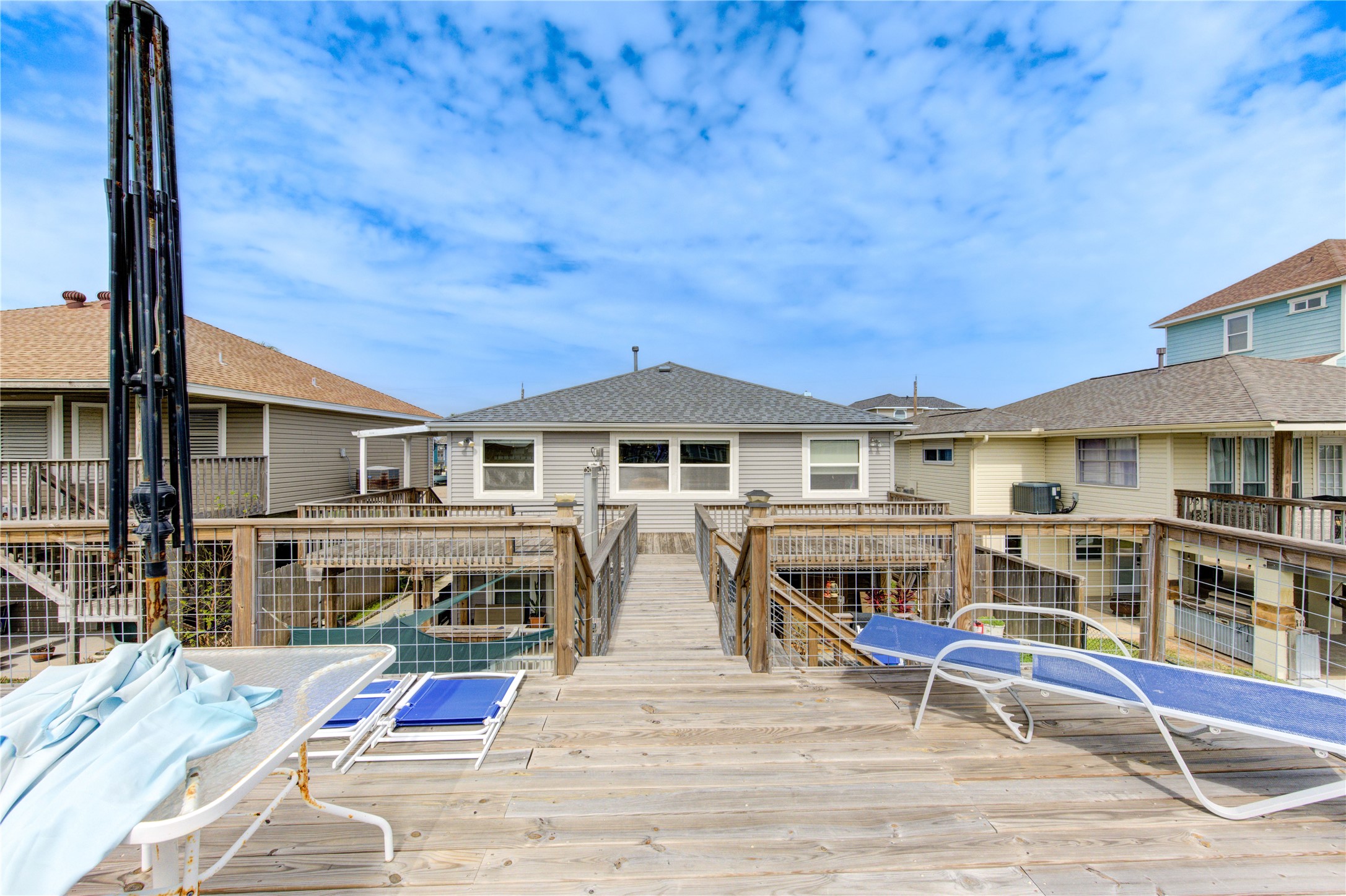 138 Tarpon Street, Bayou Vista, TX 77563
