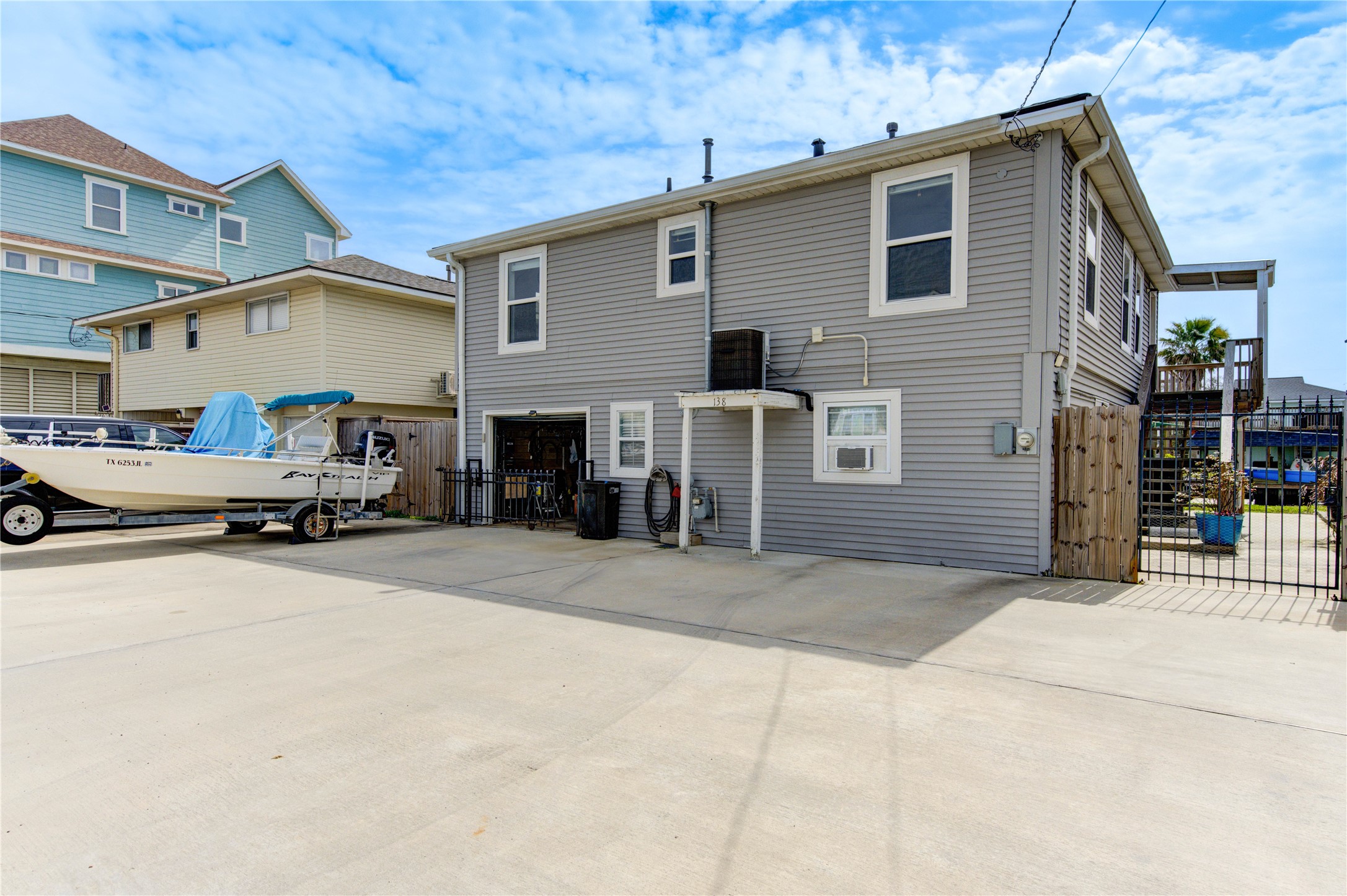 138 Tarpon Street, Bayou Vista, TX 77563