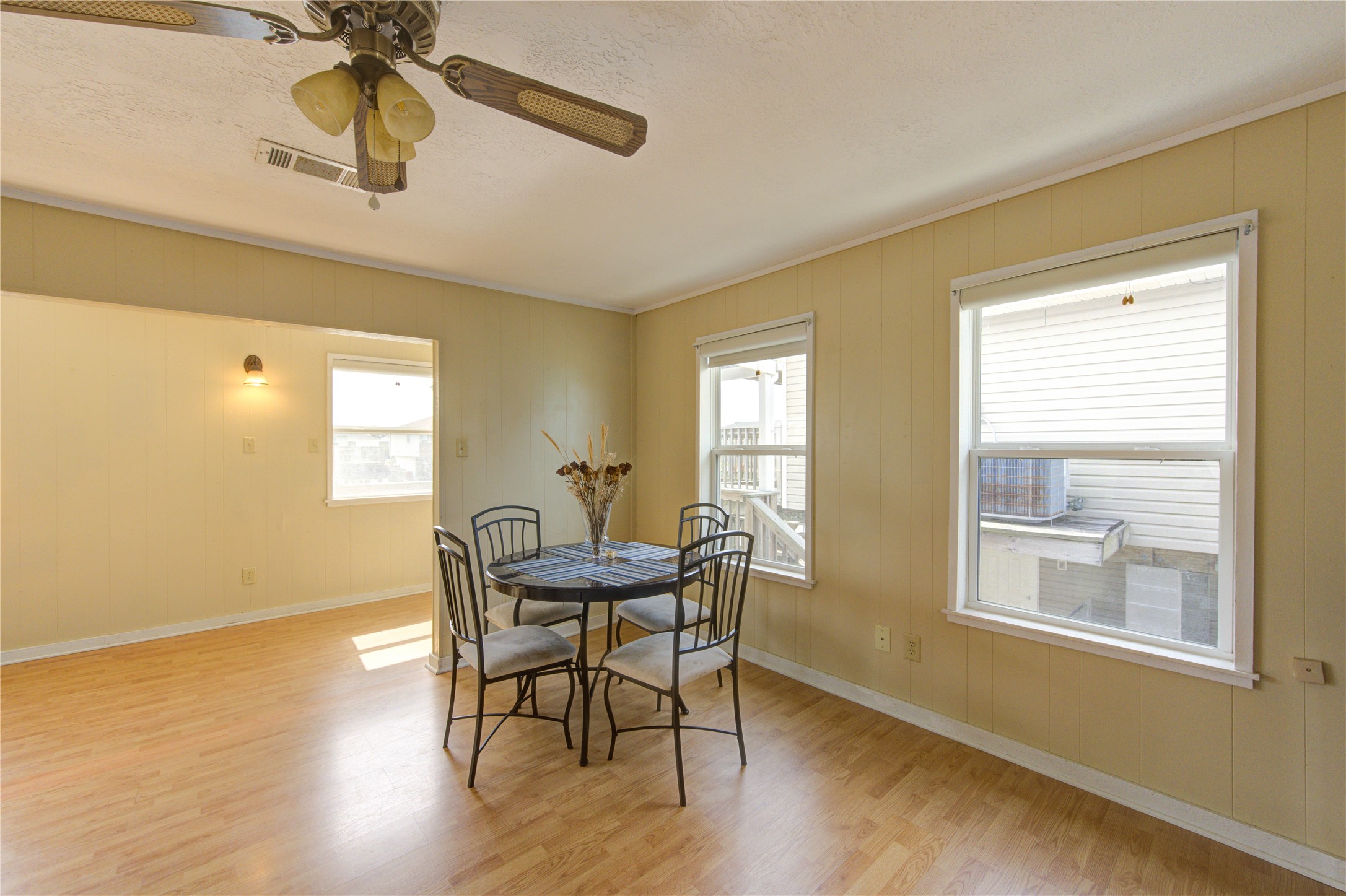 138 Tarpon Street, Bayou Vista, TX 77563