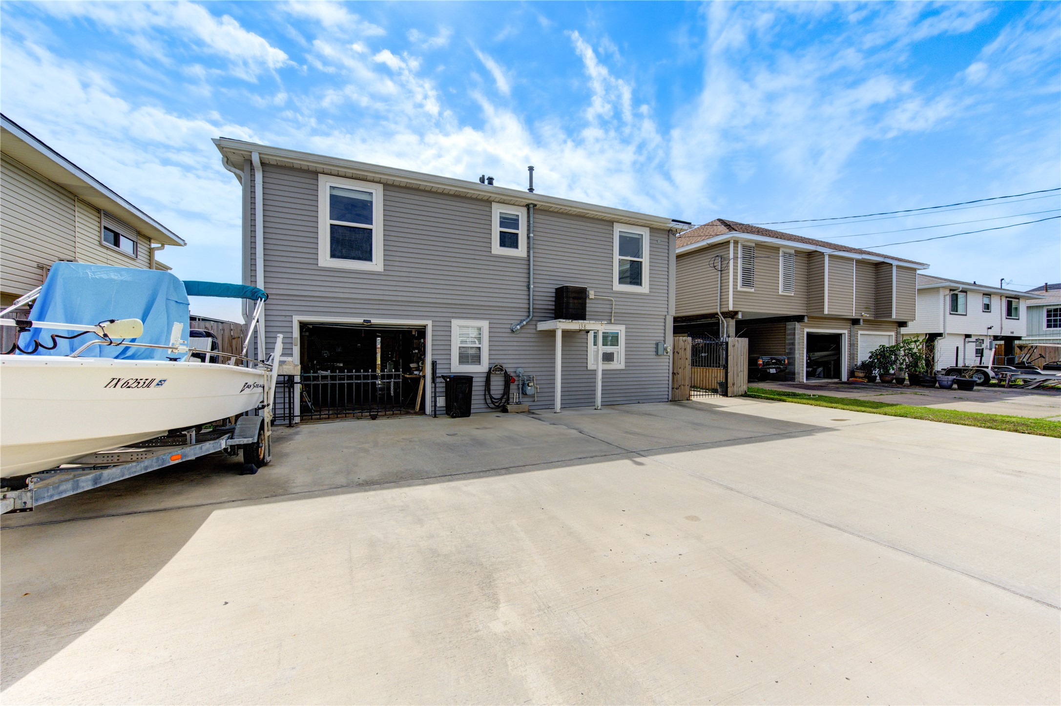 138 Tarpon Street, Bayou Vista, TX 77563