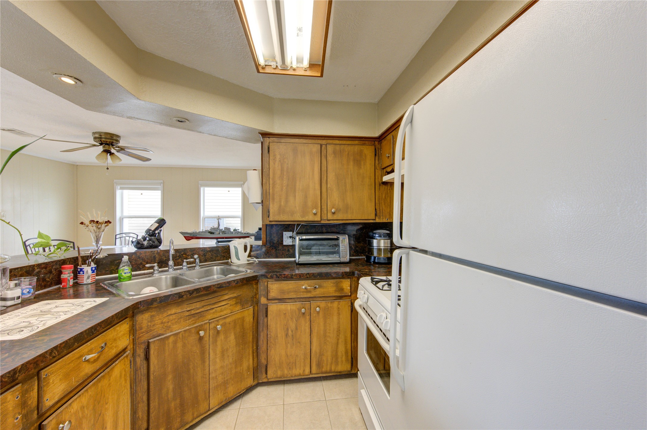 138 Tarpon Street, Bayou Vista, TX 77563