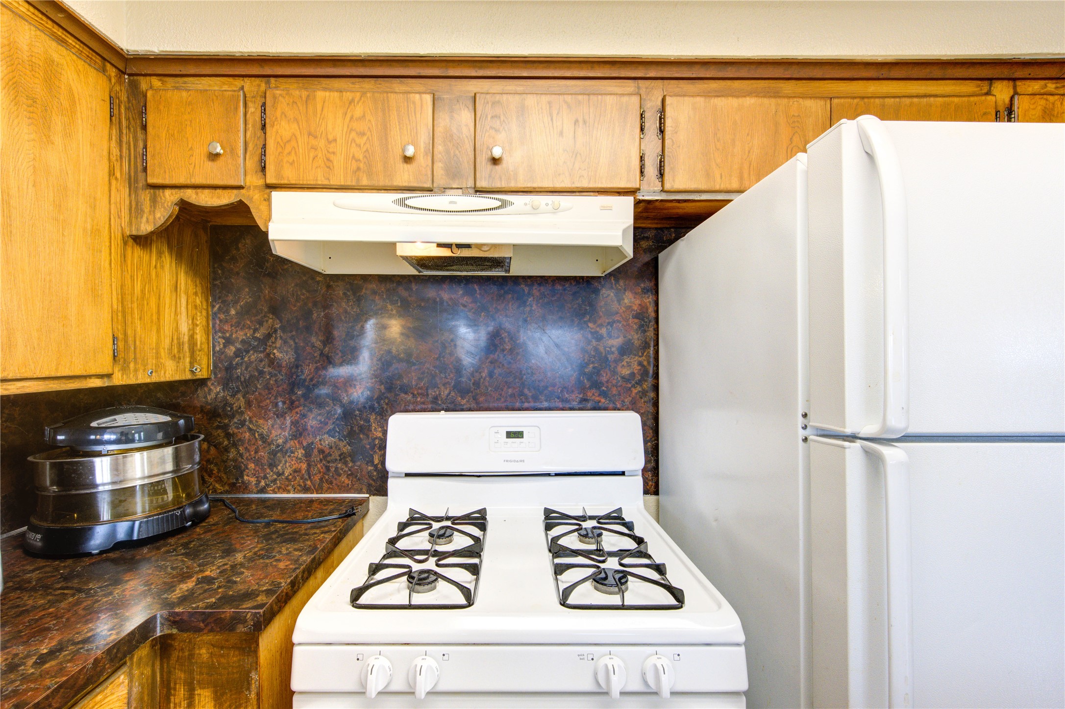 138 Tarpon Street, Bayou Vista, TX 77563