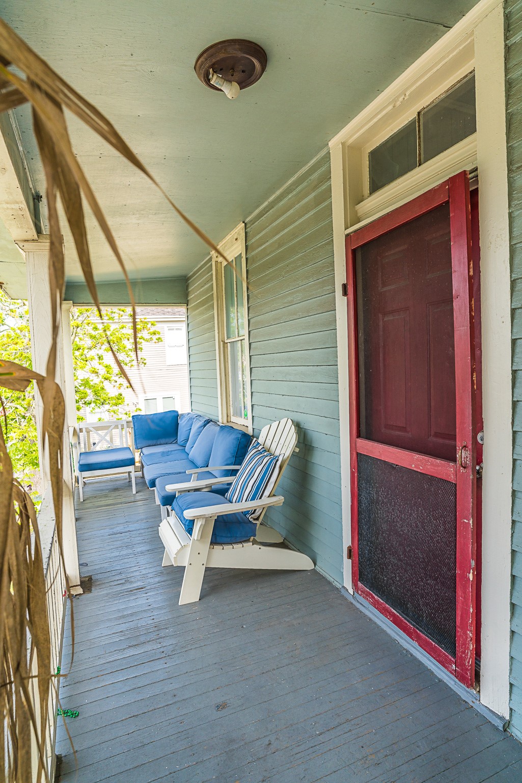 Second floor balcony for drinking your morning coffee