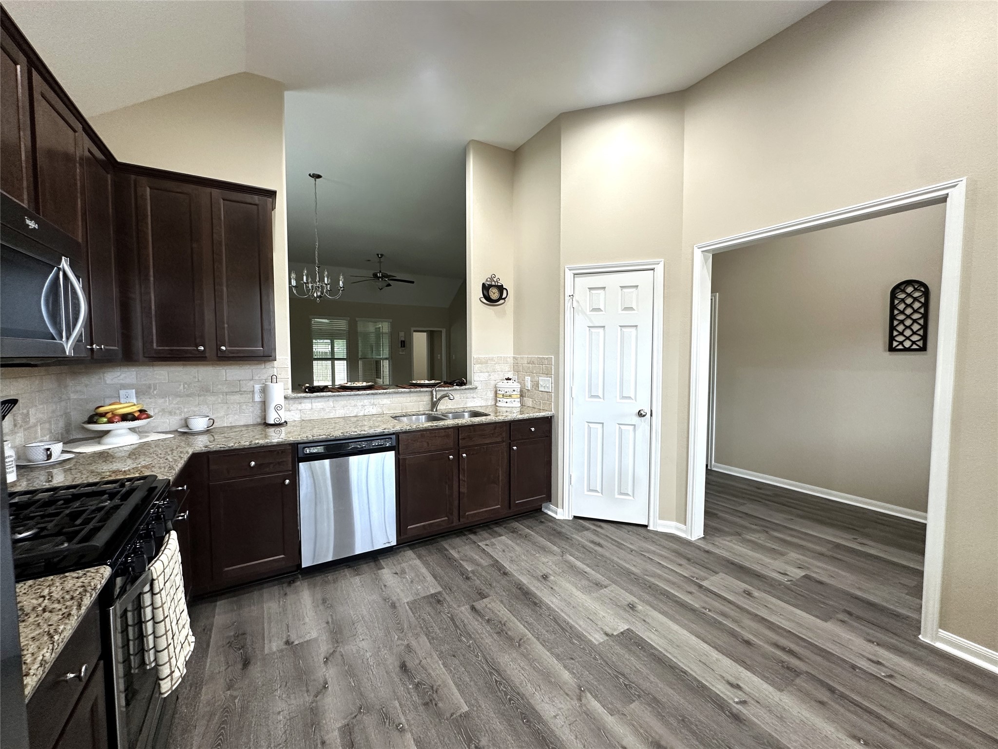 984 Arbor Glen, Conroe, TX 77303
