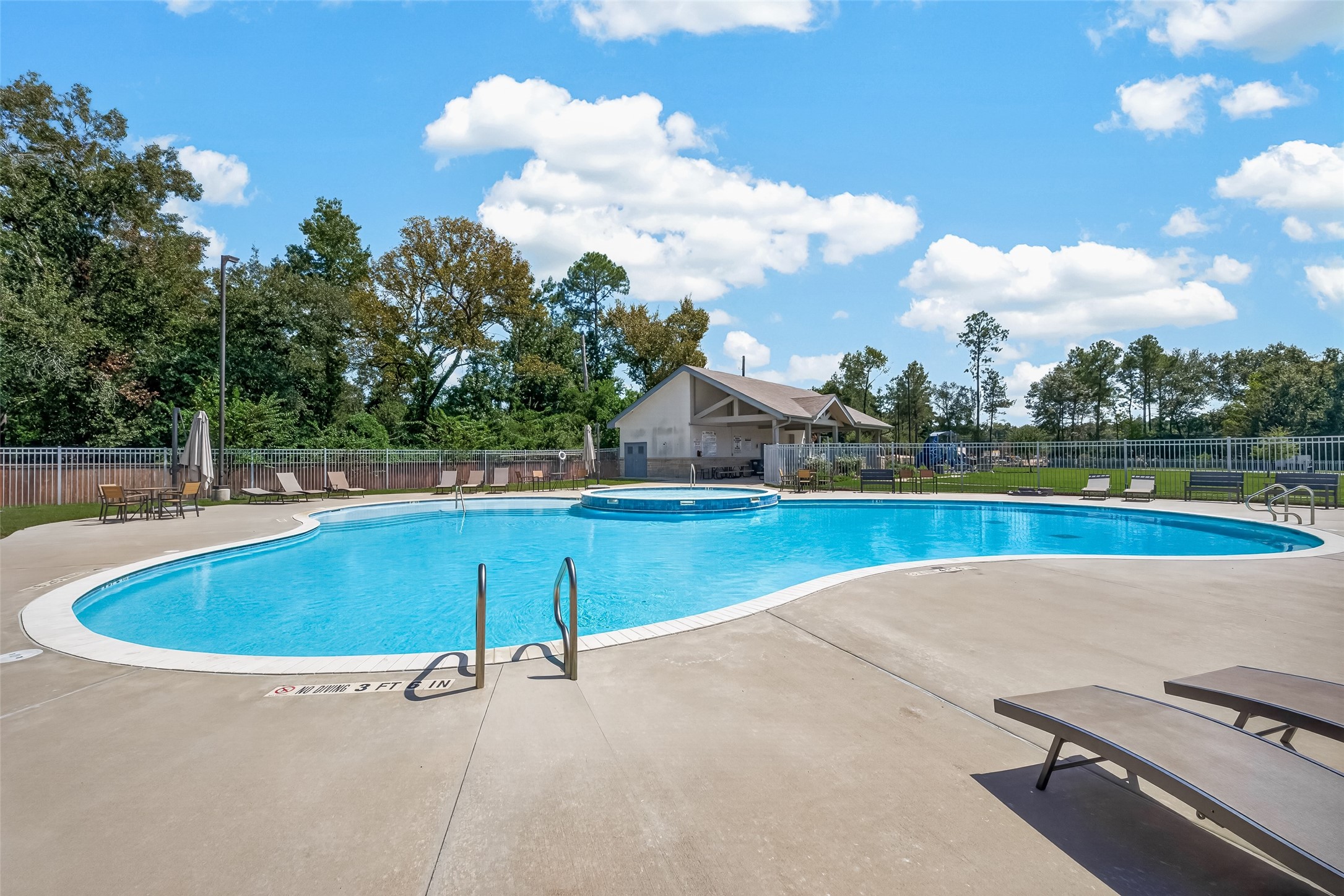 12805 S Winding Pines Drive, Tomball, TX 77375