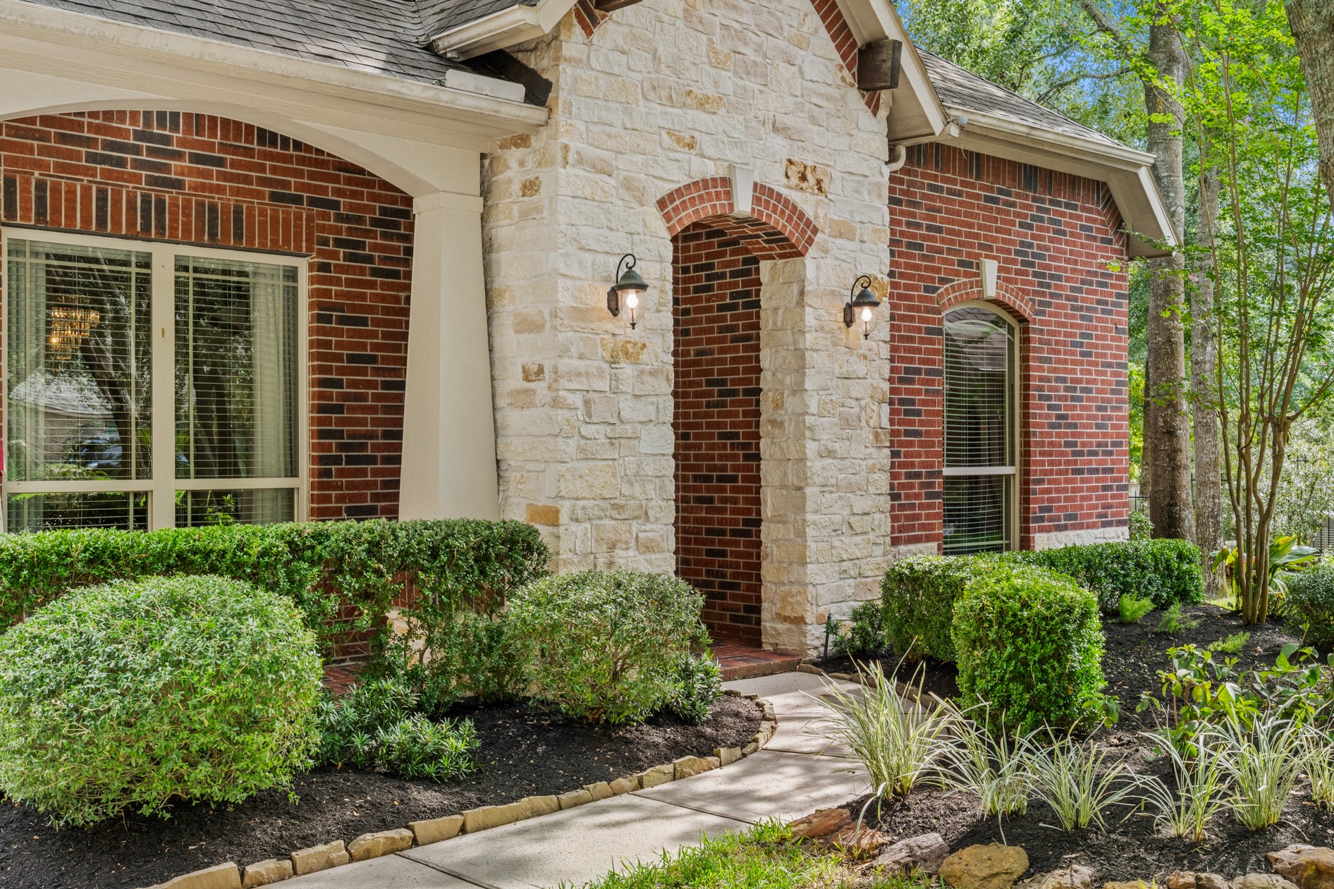 3 Blue Wildflower Pl is ready to welcome you home!
