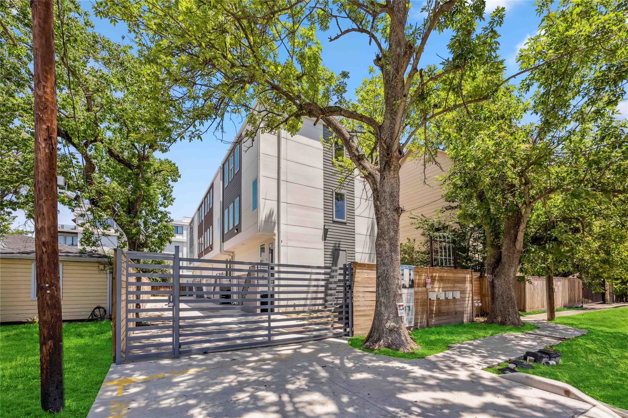 1115 W 21st Street, Houston, TX 77008