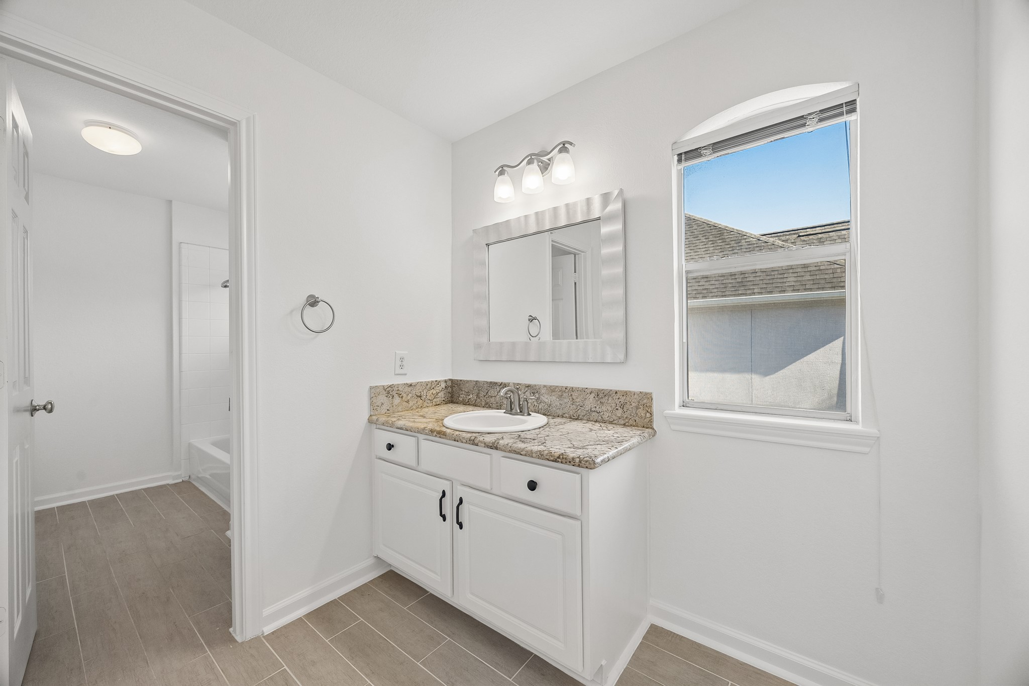3906 Breaux Bridge Lane, Sugar Land, TX 77479