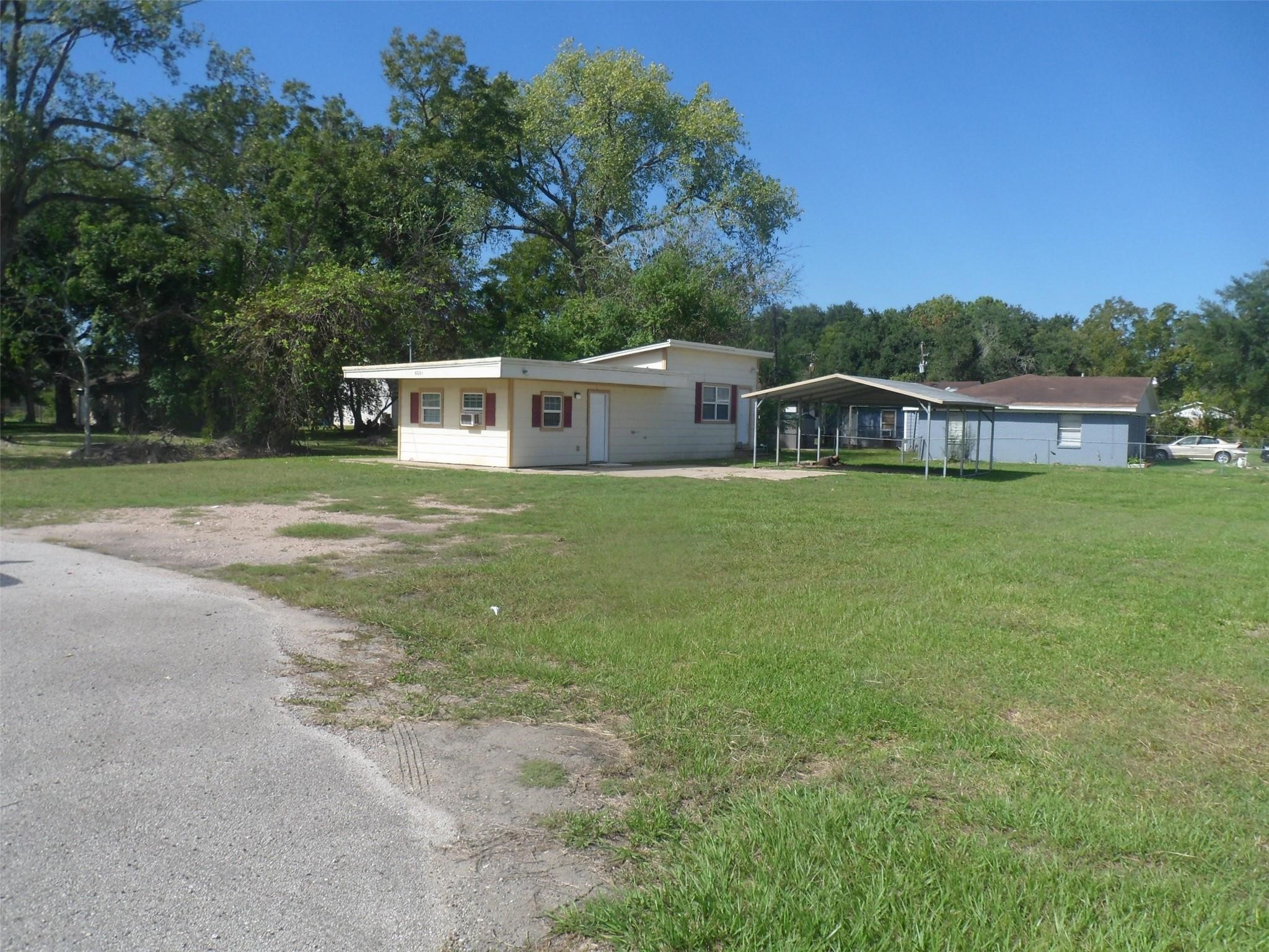 6510 Highway 6, Hitchcock, TX 77563