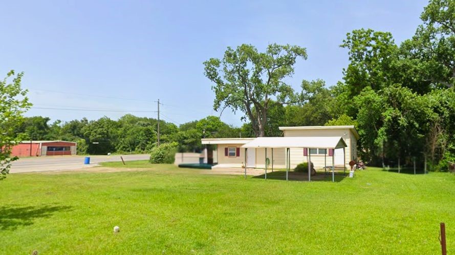Viewing the charming home on Richard Dr, surrounded by lush greenery, with a spacious lawn and inviting curb appeal. Viewing the charming home on Richard Dr, surrounded by lush greenery, with a spacious lawn and inviting curb appeal.