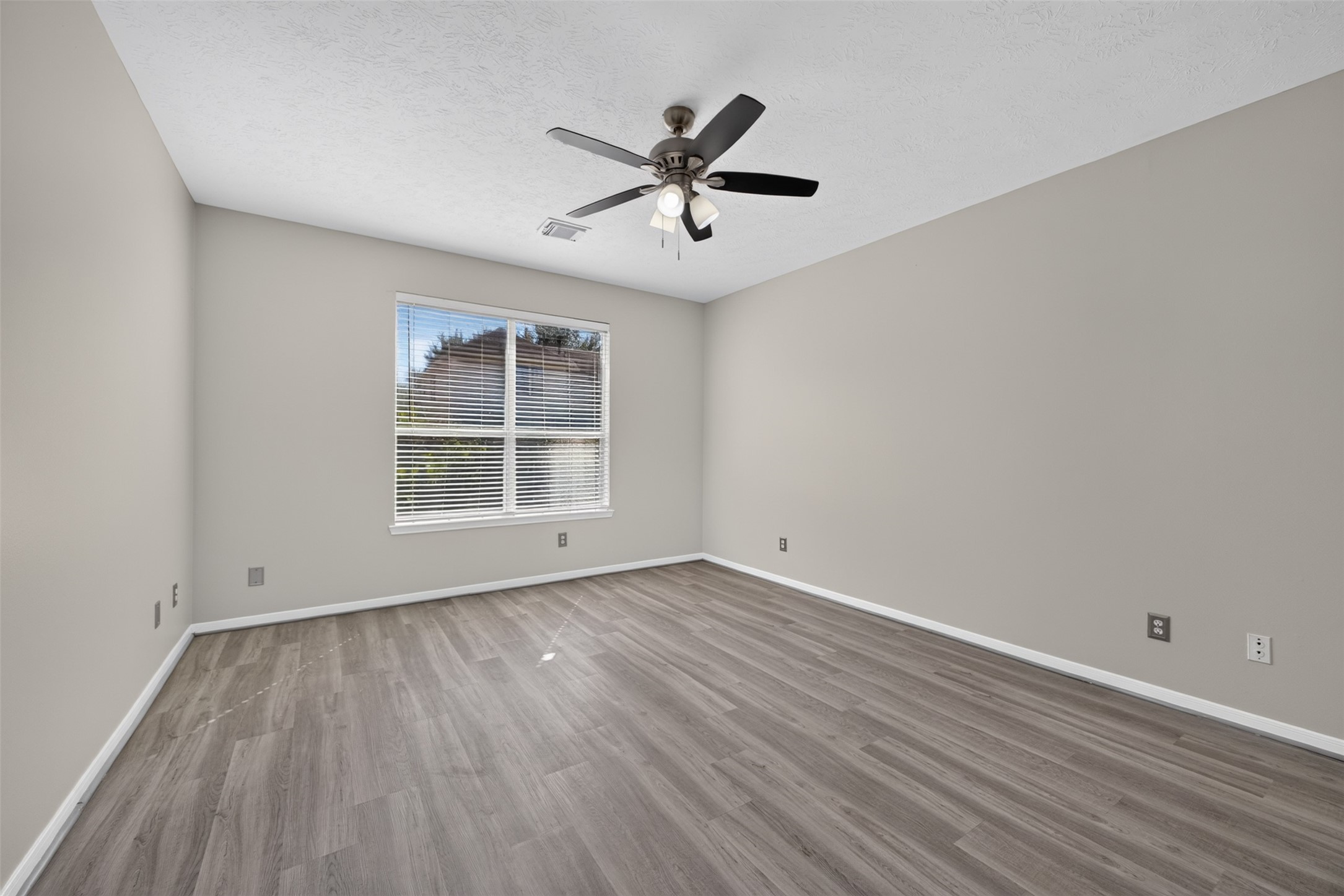 1011 Jasons Bend Drive, Sugar Land, TX 77479