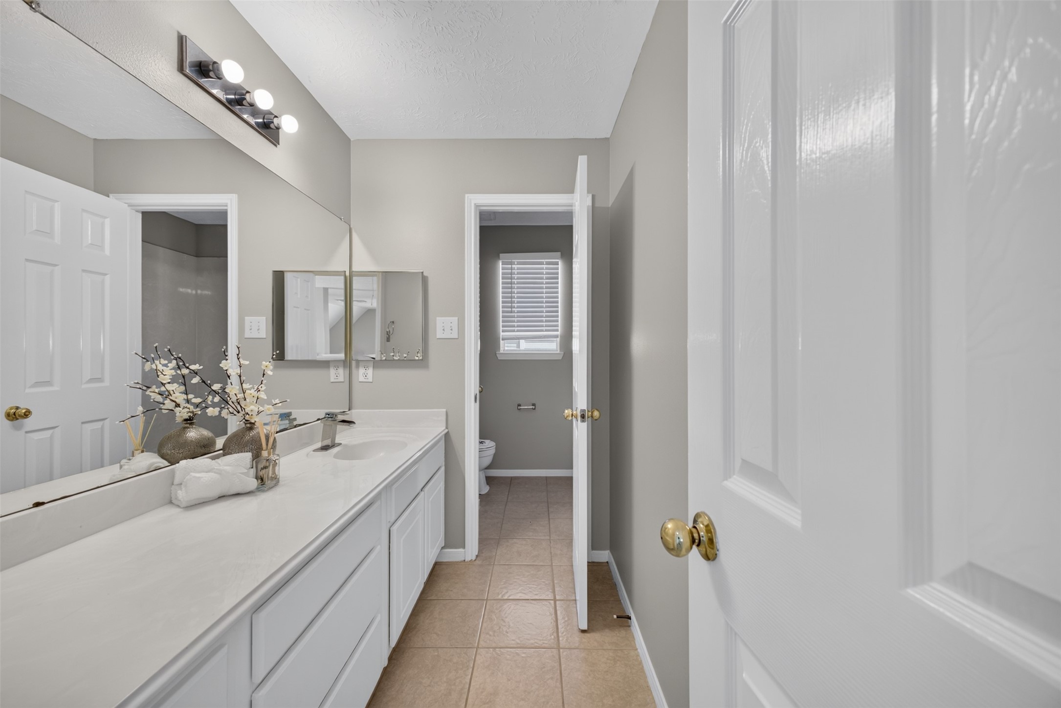 1011 Jasons Bend Drive, Sugar Land, TX 77479