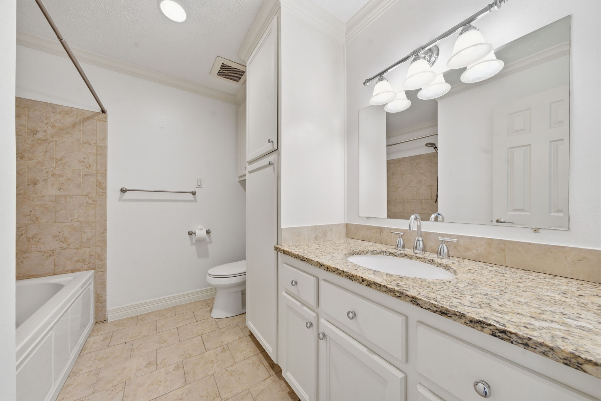 SECONDARY BATHROOM