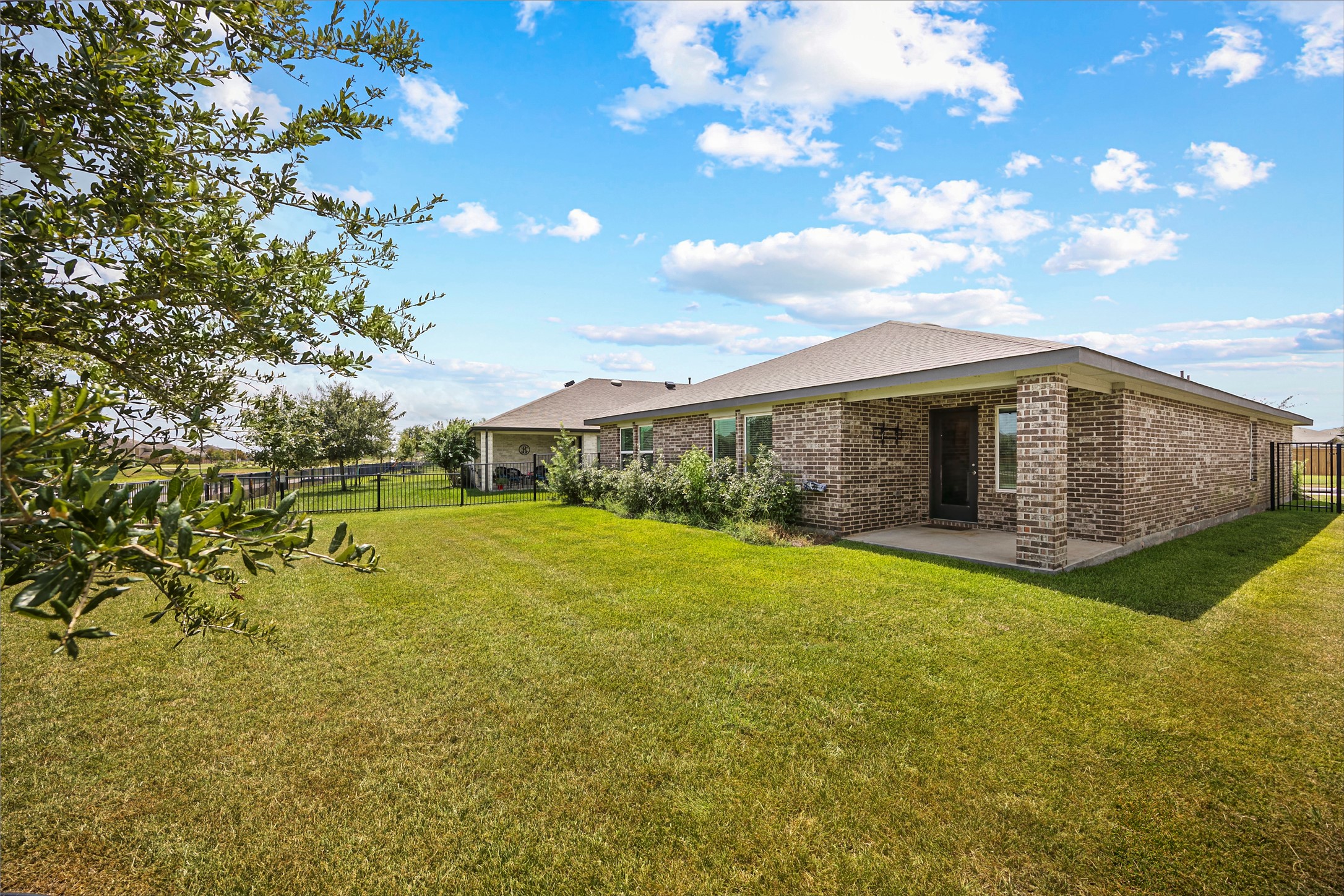 2630 Vanilla Sky Lane, Texas City, TX 77568