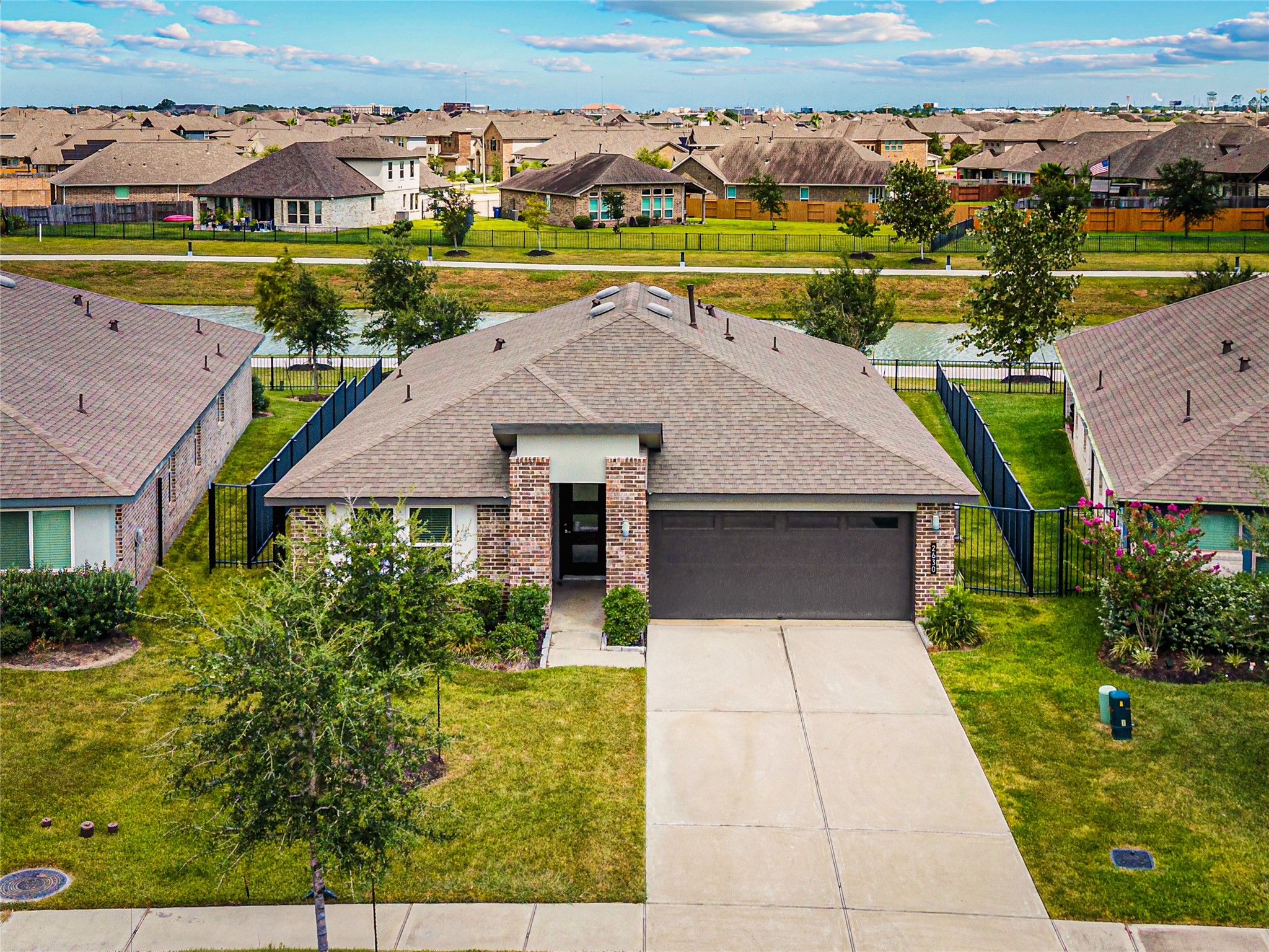 2630 Vanilla Sky Lane, Texas City, TX 77568