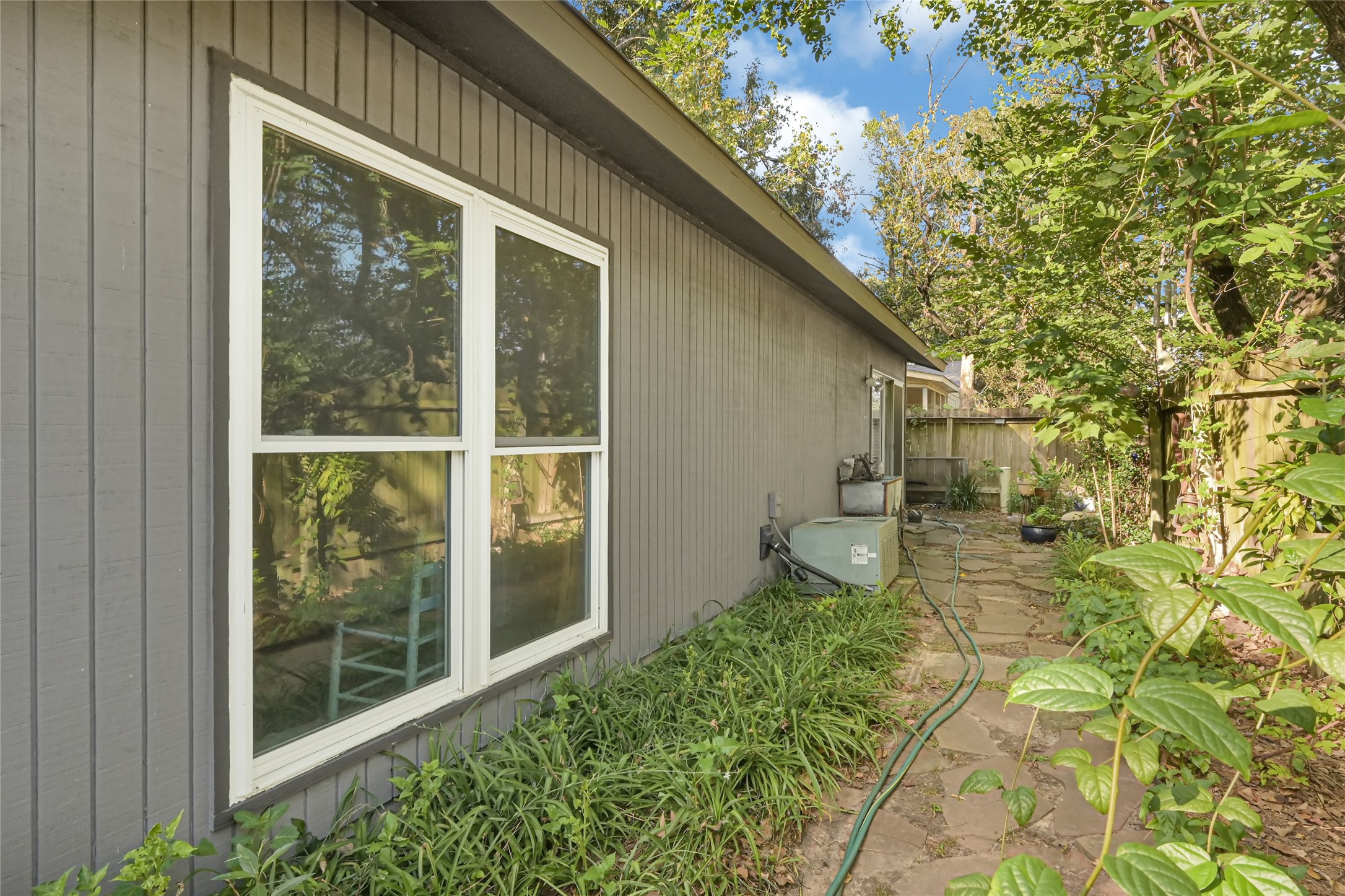 40 Night Hawk Place, Spring, TX 77380