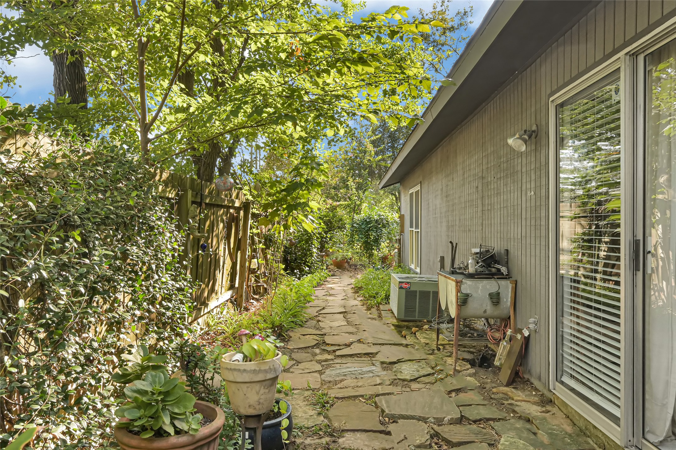 40 Night Hawk Place, Spring, TX 77380