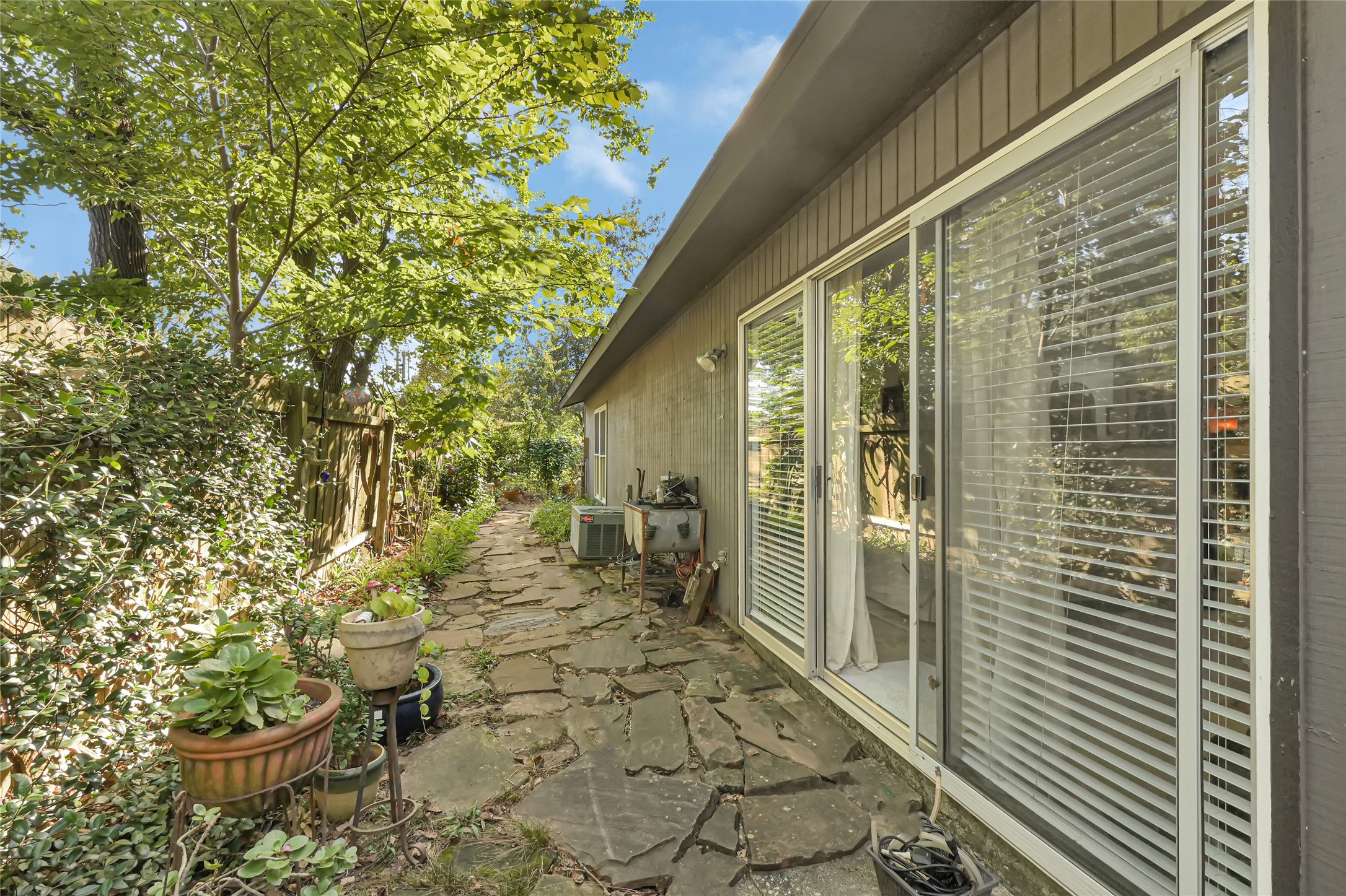 40 Night Hawk Place, Spring, TX 77380